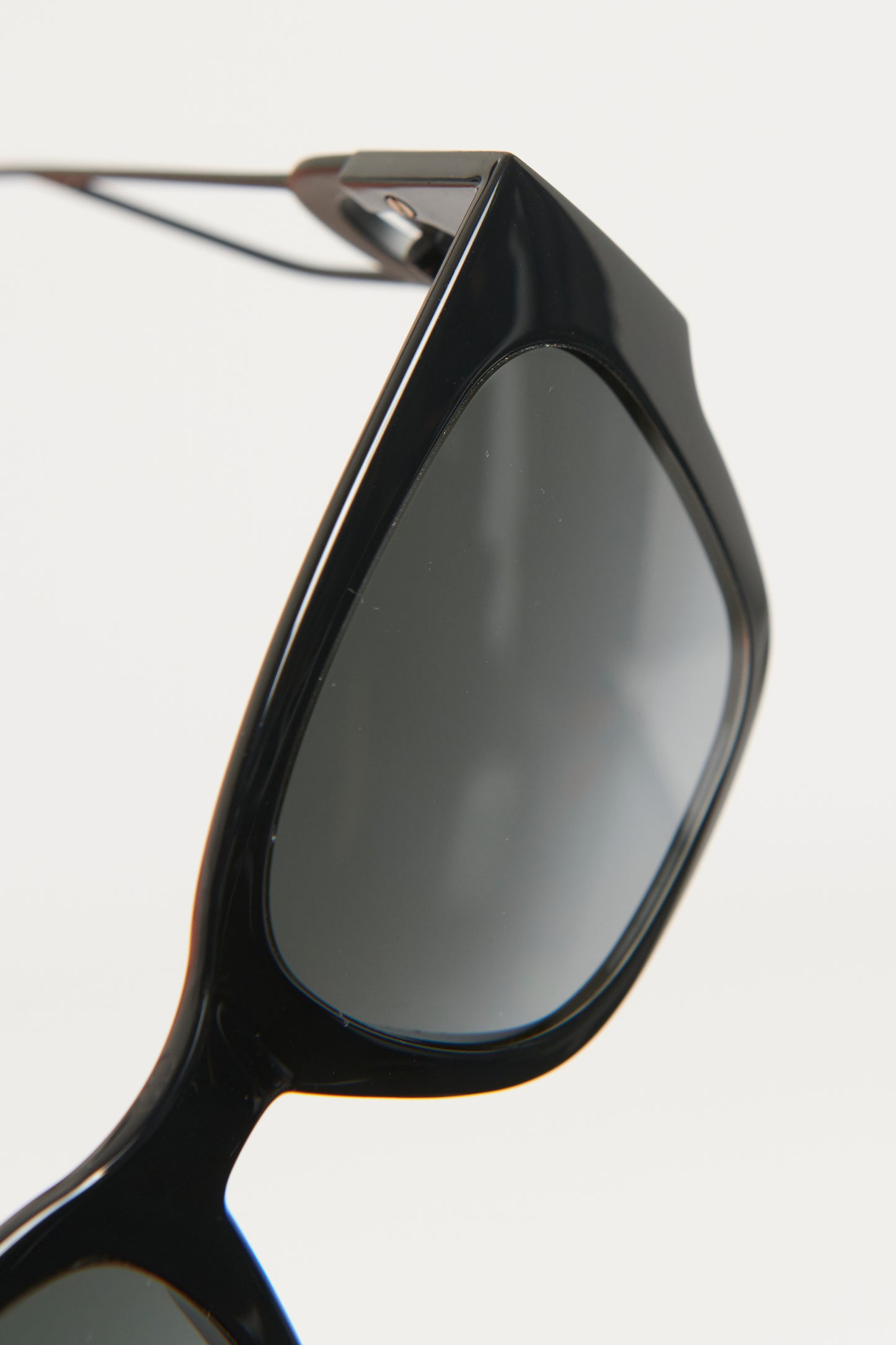Black Montaigne 30 Oversized Square Sunglasses