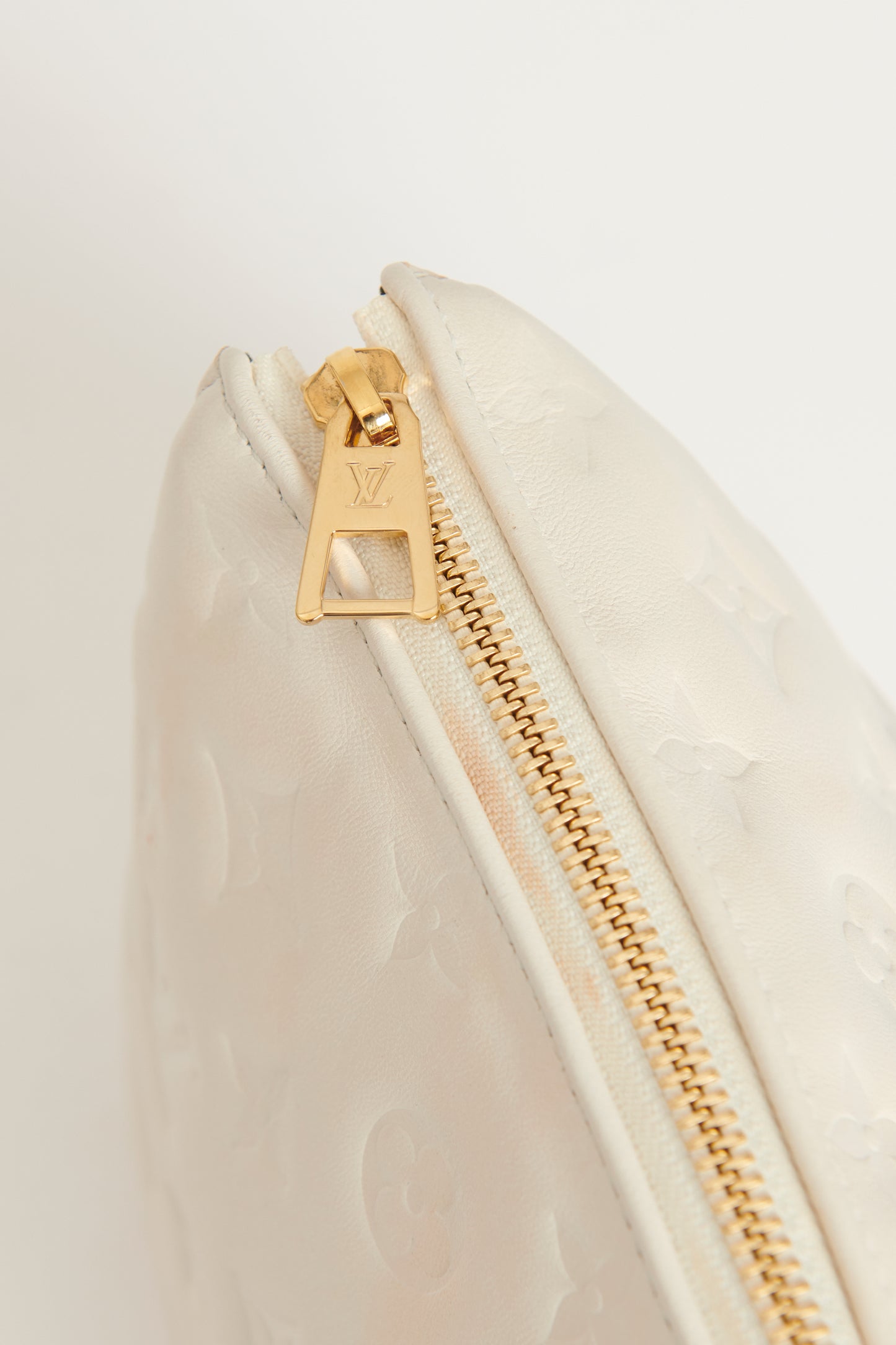Cream Leather Preowned Coussin PM Bag