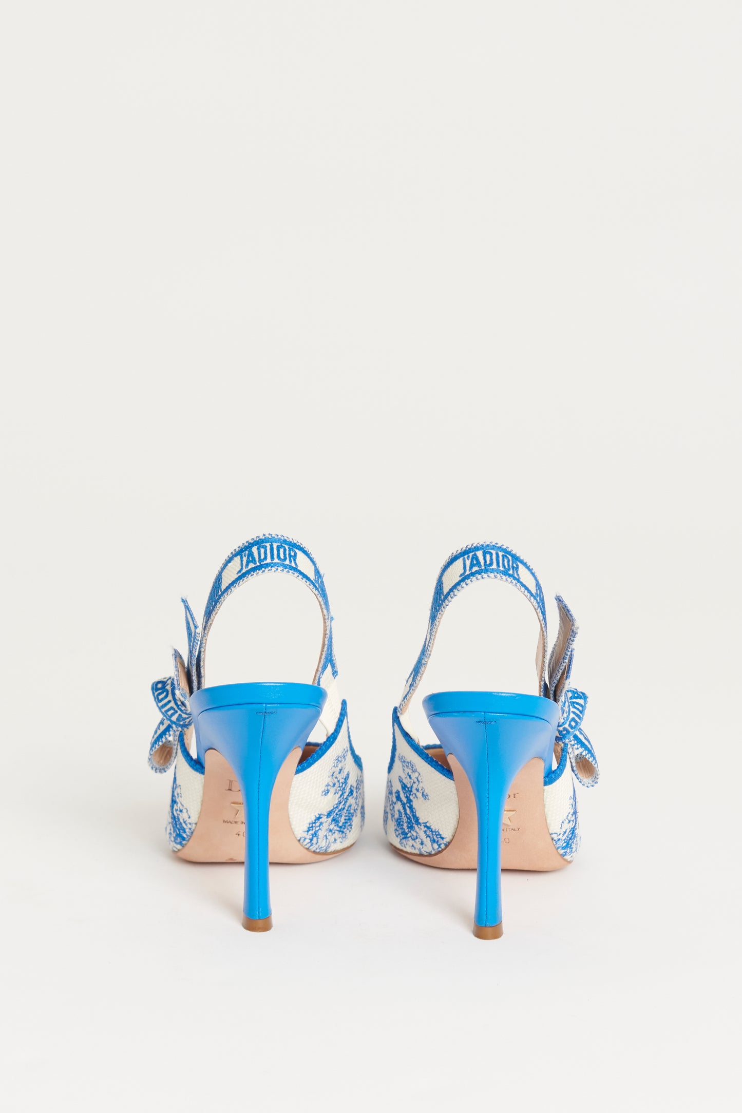 Blue And Cream Preowned Embroidered Slingback Pumps