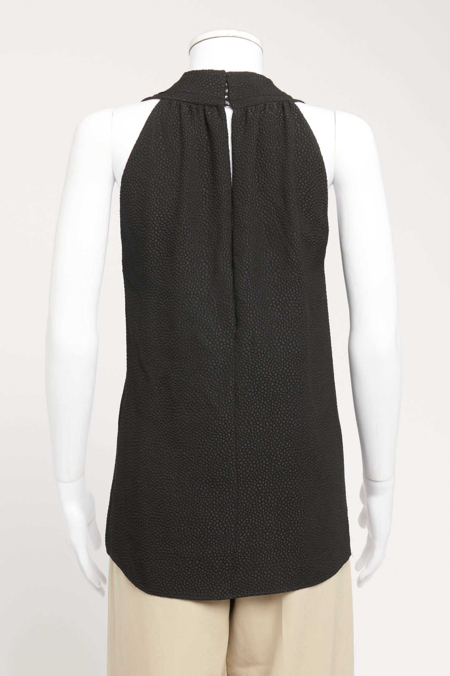 2013 Black Preowned V-Neck Sleeveless Textured Top