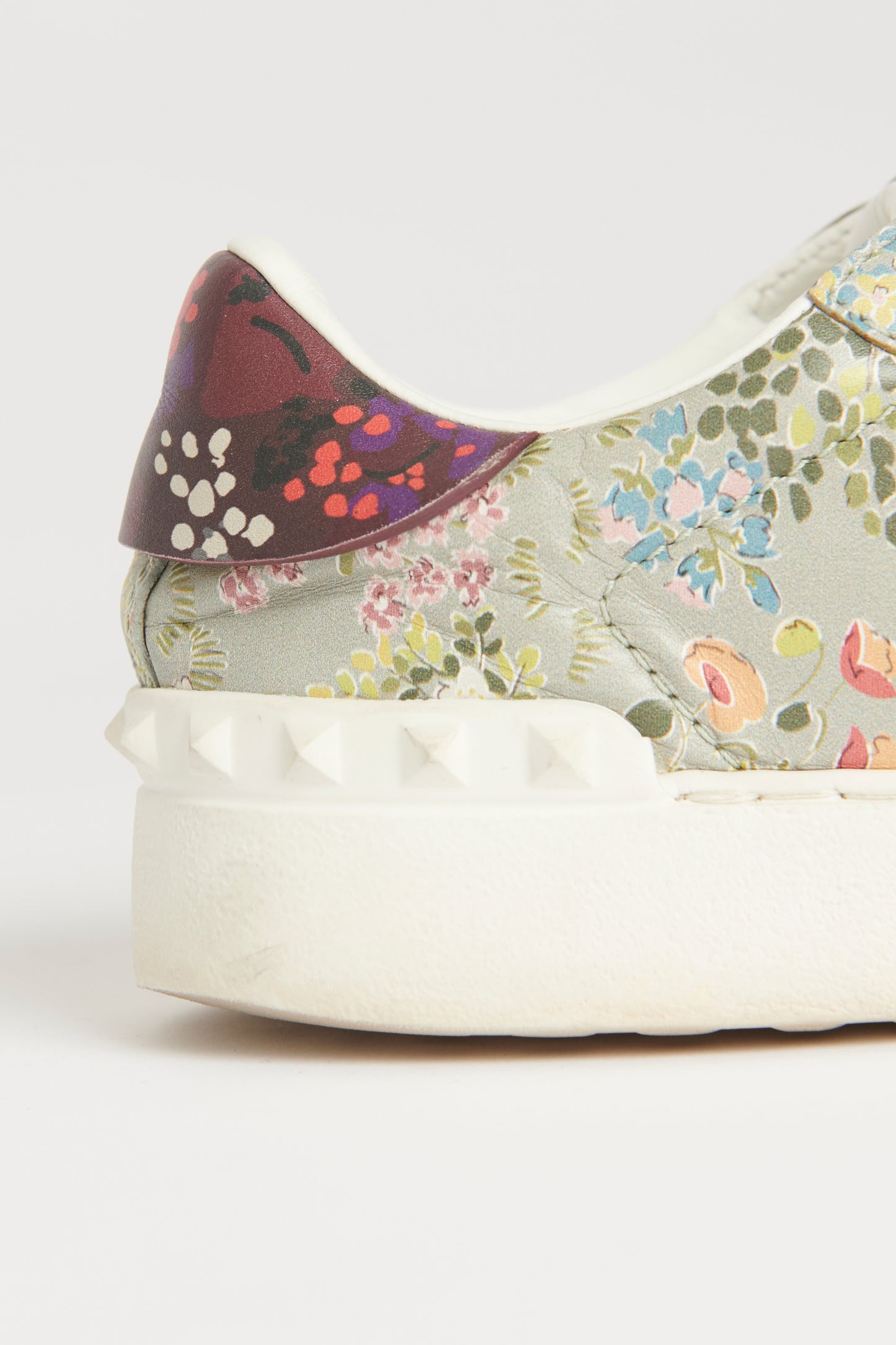 Open Floral Print Rockstud Preowned Trainers