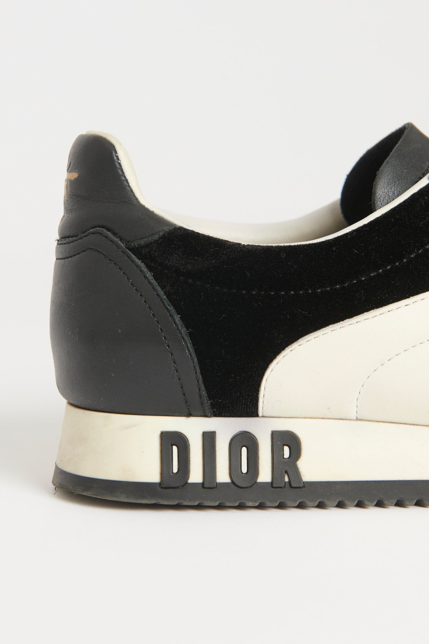 Black Velvet Preowned Diorun Lace Up Trainers