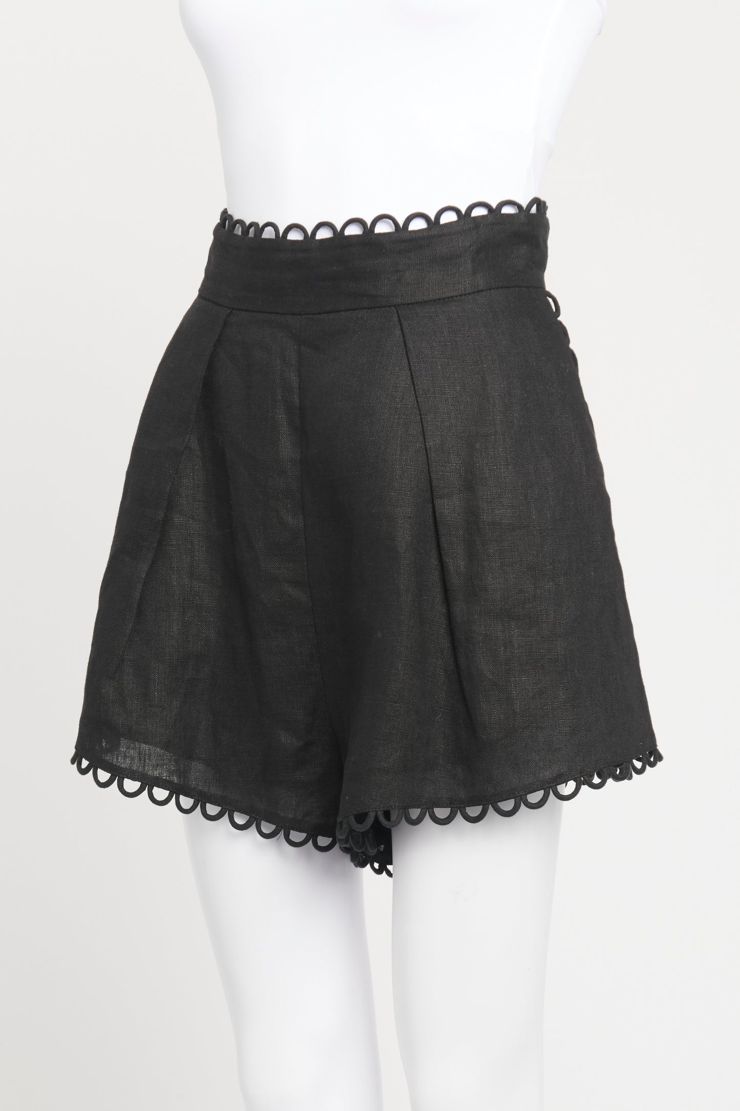 Black Linen Preowned Allia Scalloped Shorts