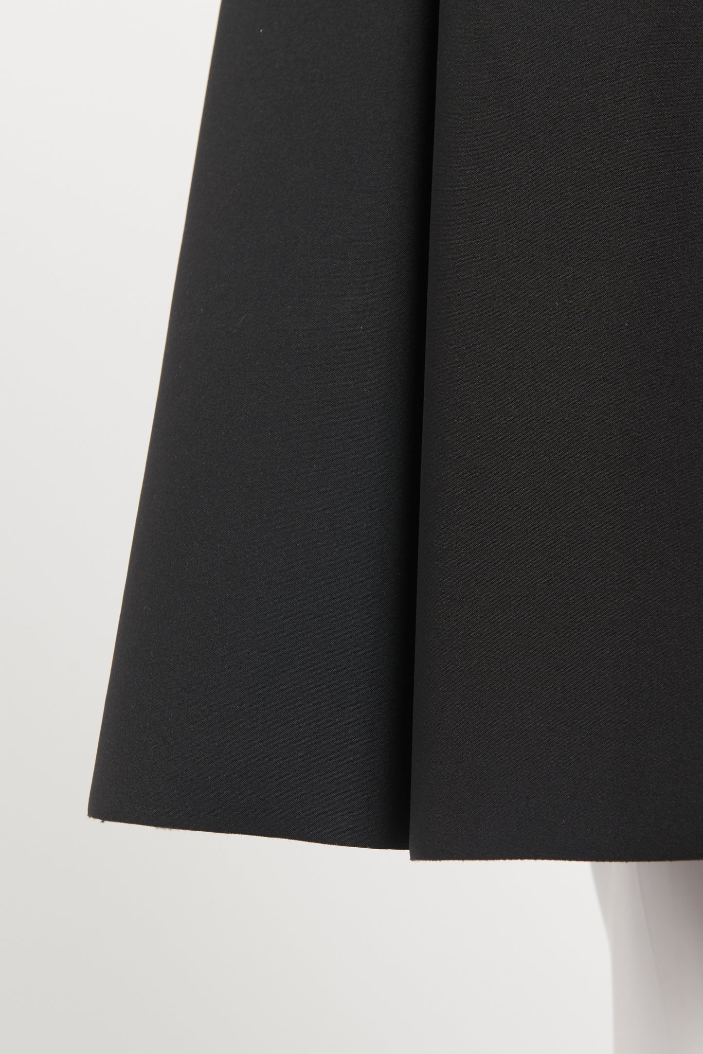 Black Polyester Blend Preowned A-Line Knee Length Skirt