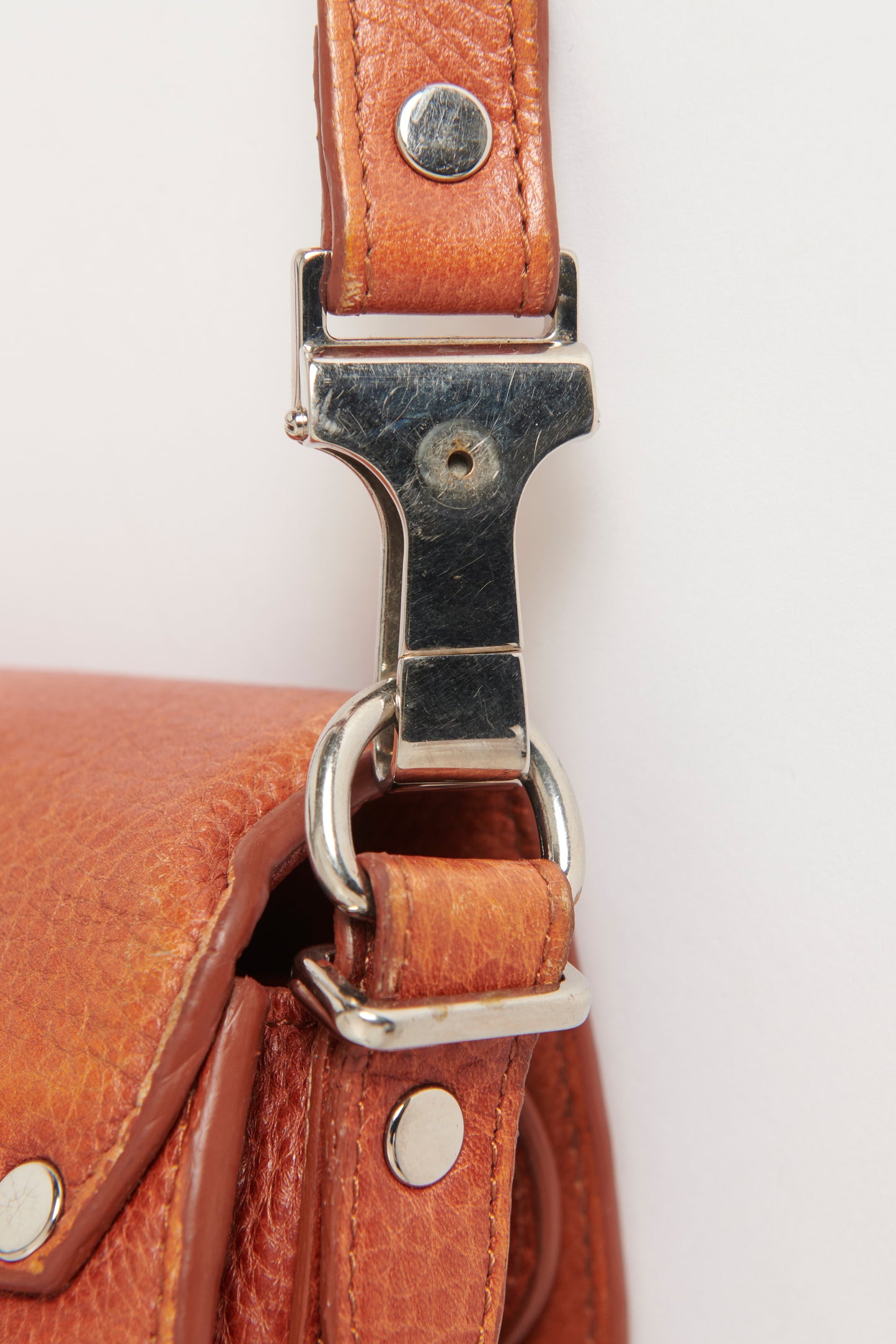 Tan Brown Hava Leather Preowned Crossbody Bag