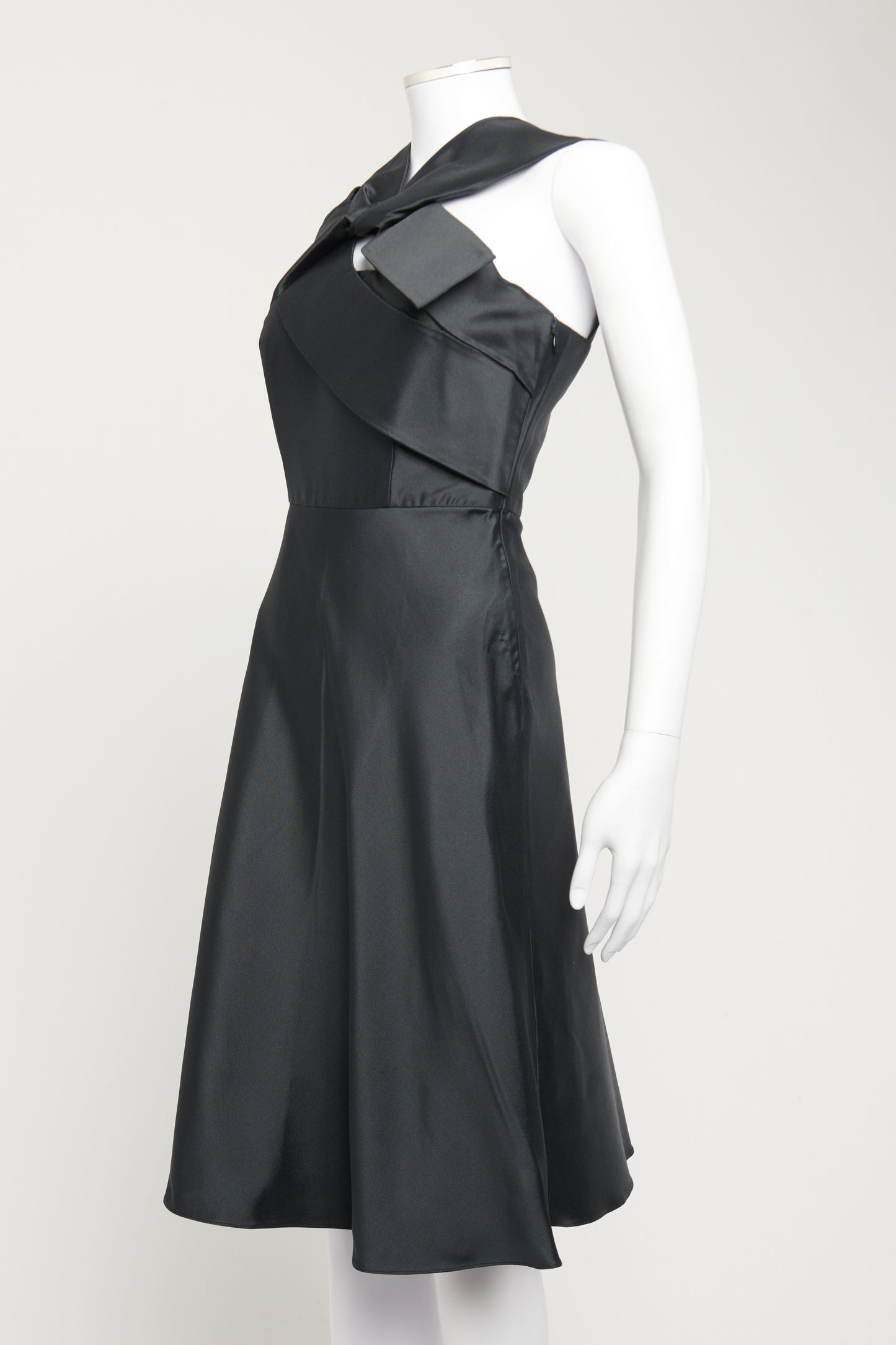 Black Silk Preowned Bow Fit and Flare Knee-Length Dress