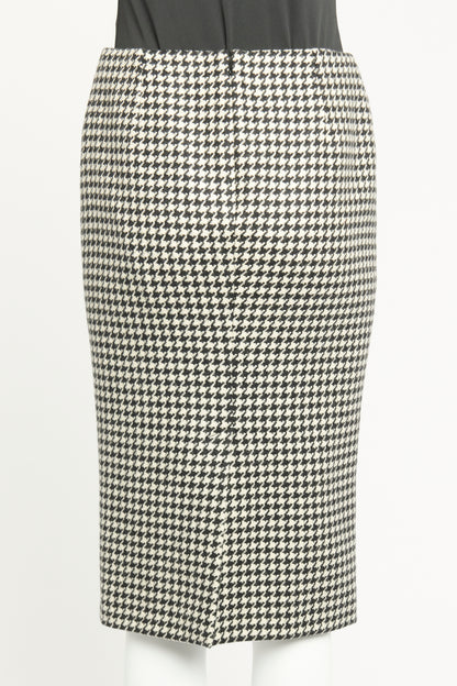 2008 Black and White Wool Houndstooth Preowned Pencil Skirt