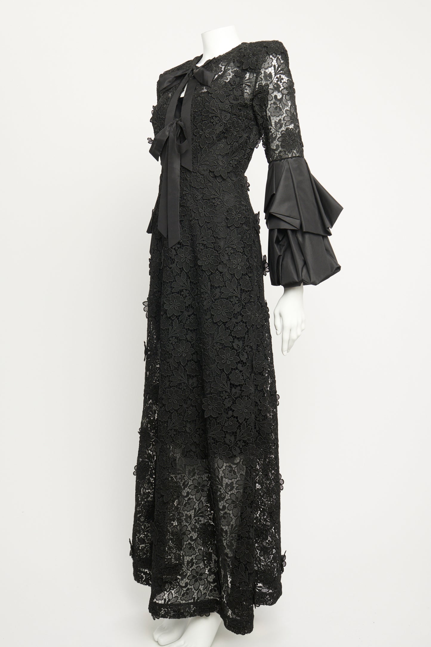 2023 Black Guipure Lace Preowned Jayma Maxi Gown