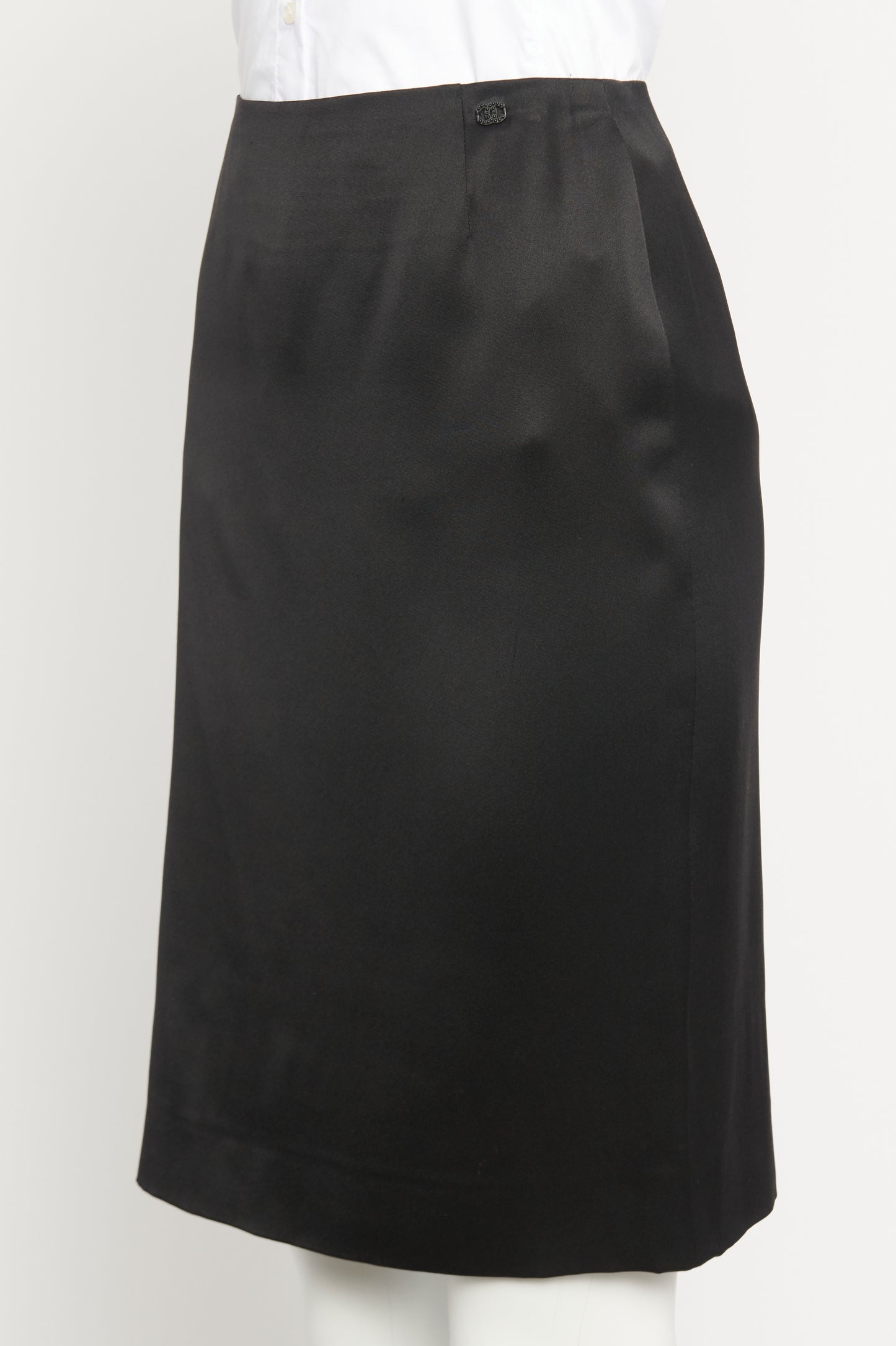 2003 Black Silk Preowned Knee Length Skirt