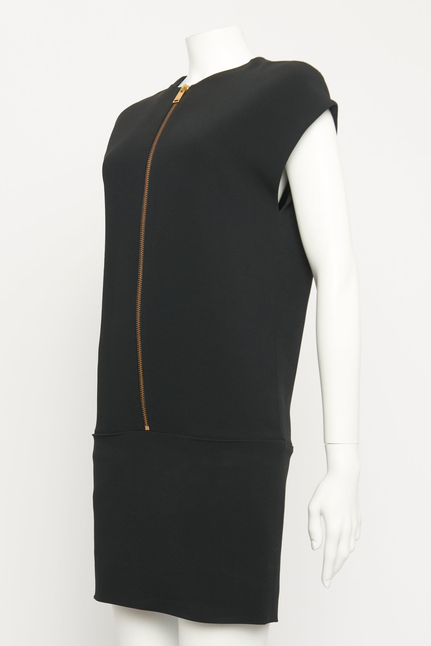 Black Sleeveless Preowned Zip Front Dress