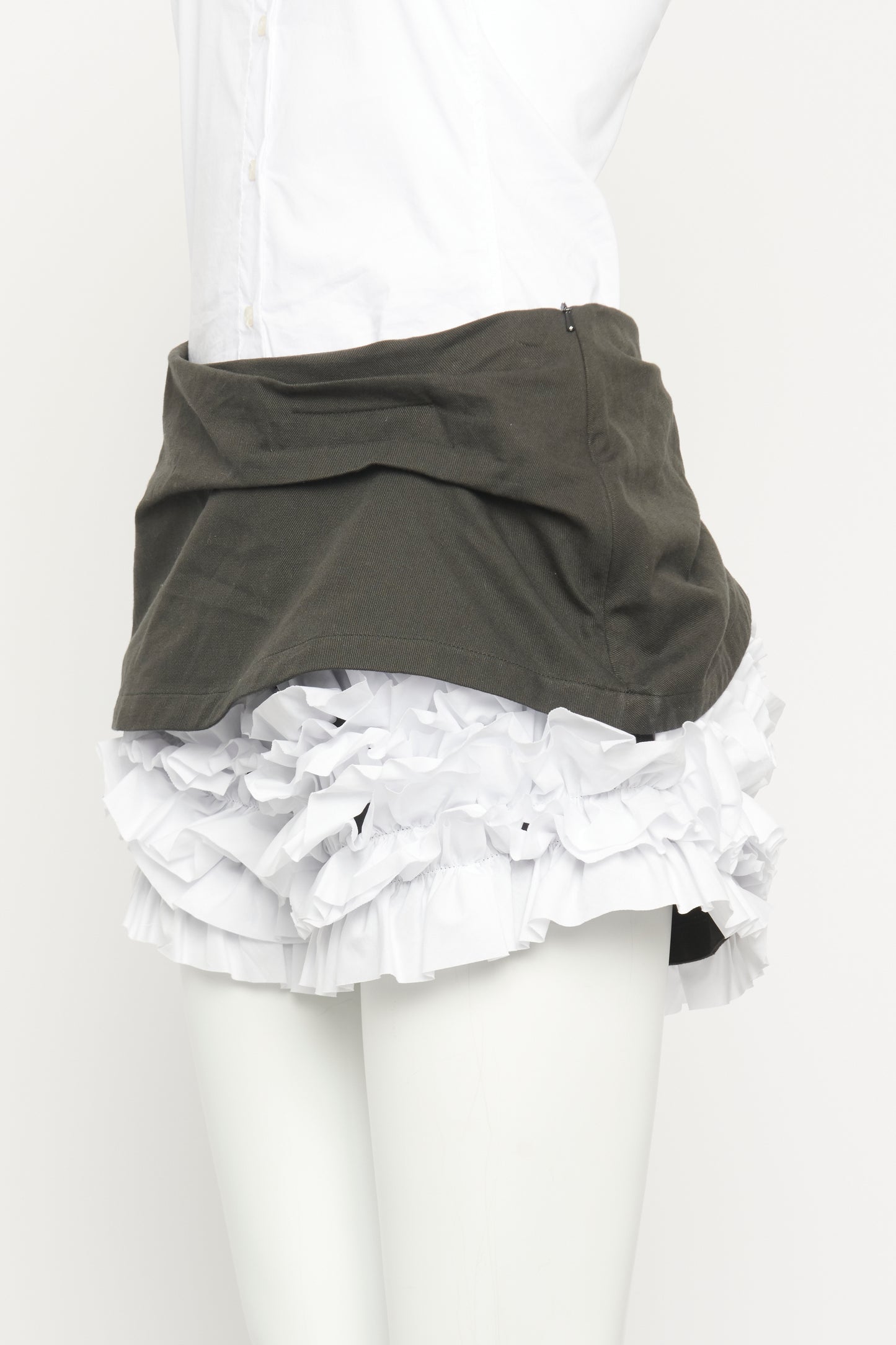 2024 Runway Sophie Ruffle Pintuck Cotton Preowned Shorts