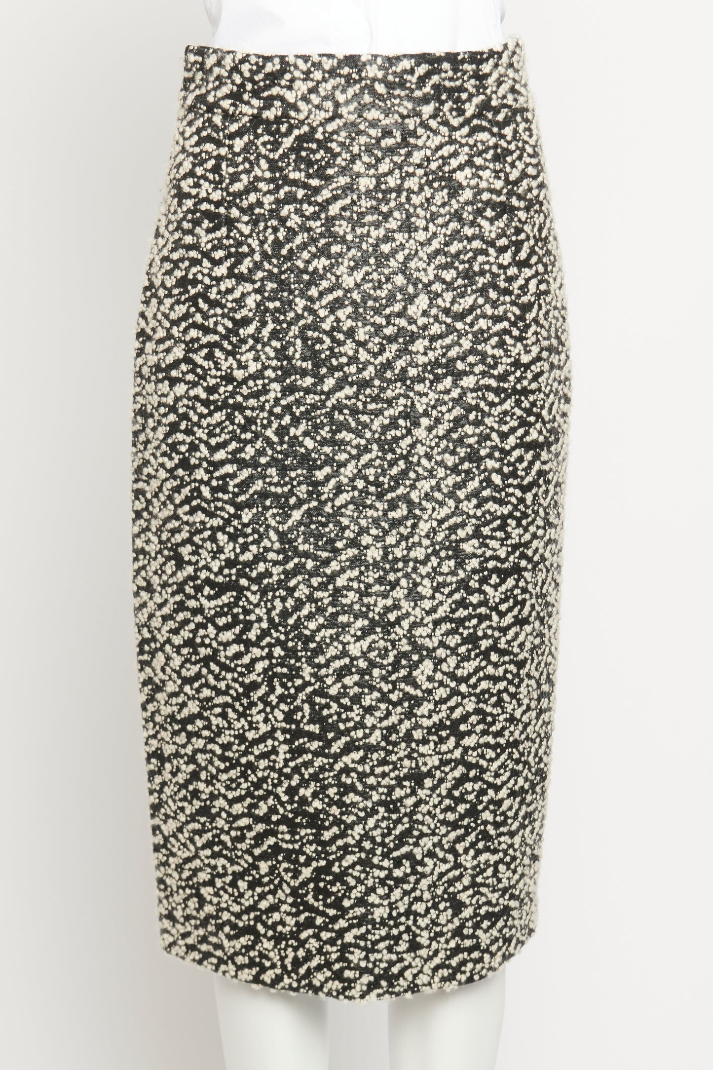 2015 Black Wool Blend Preowned Pencil Skirt