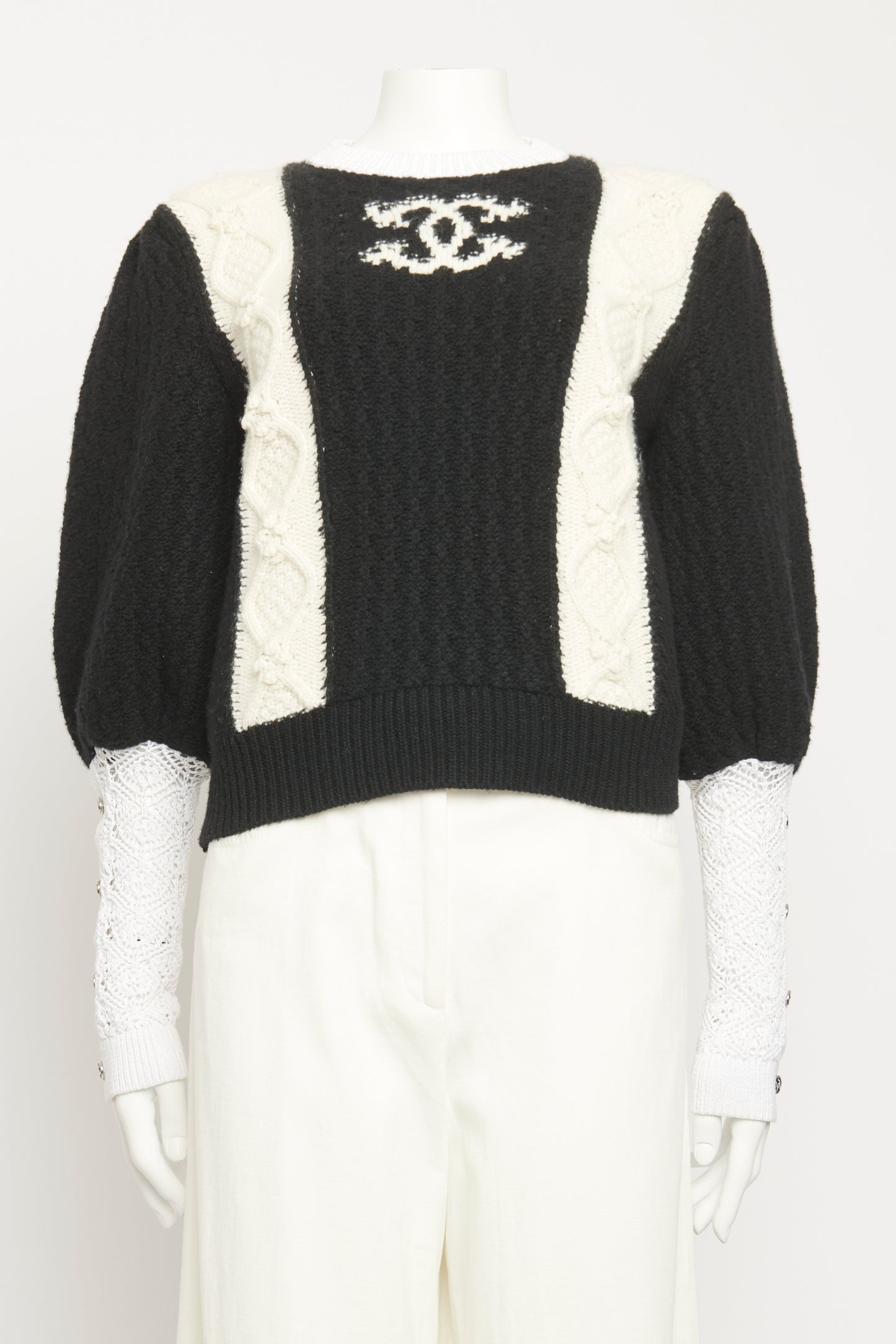 2021 Black & White Wool & Cashmere Preowned Round Neck Logo Jumper