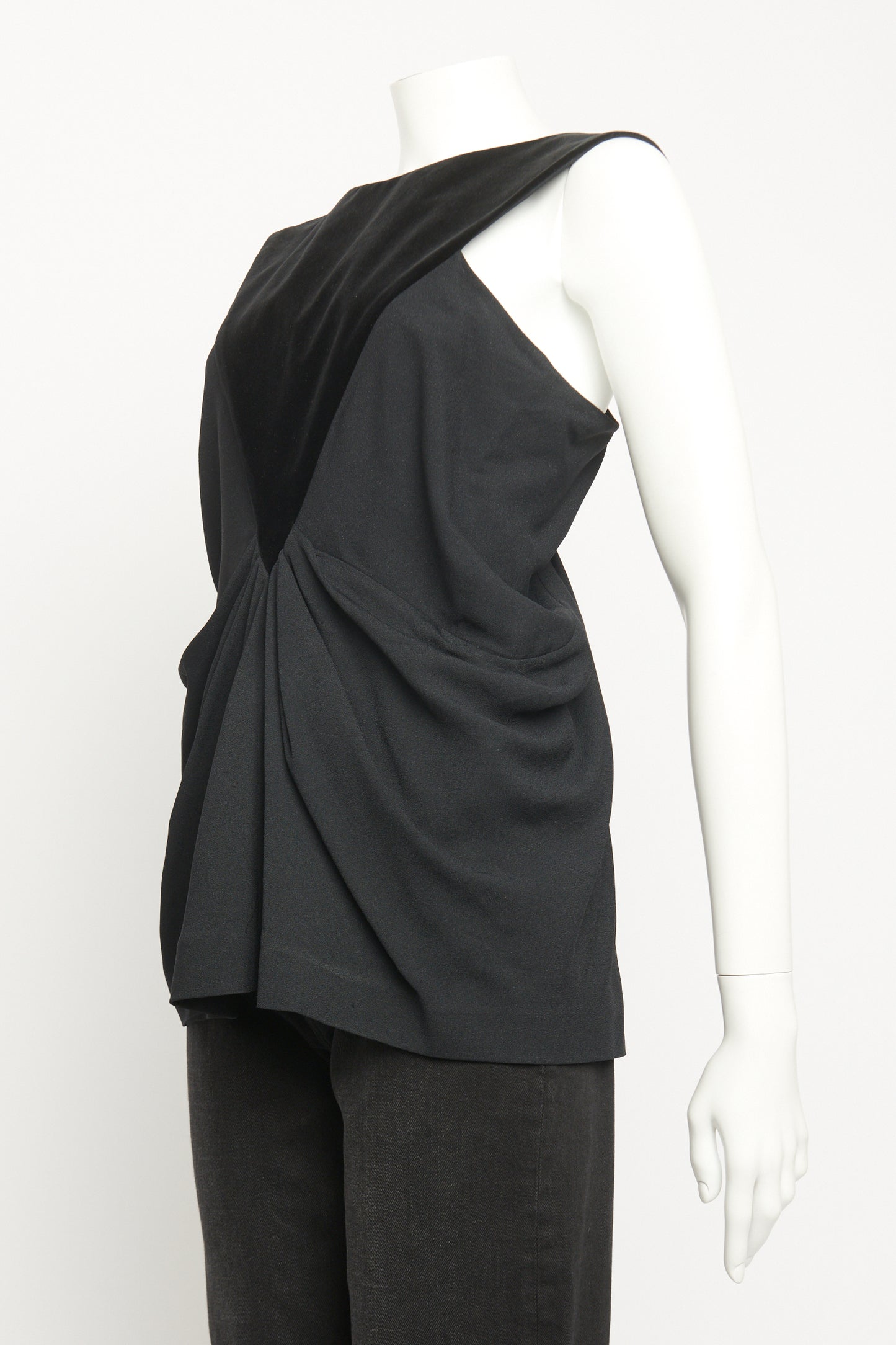 2013 Black Crepe Preowned V-Neck Top