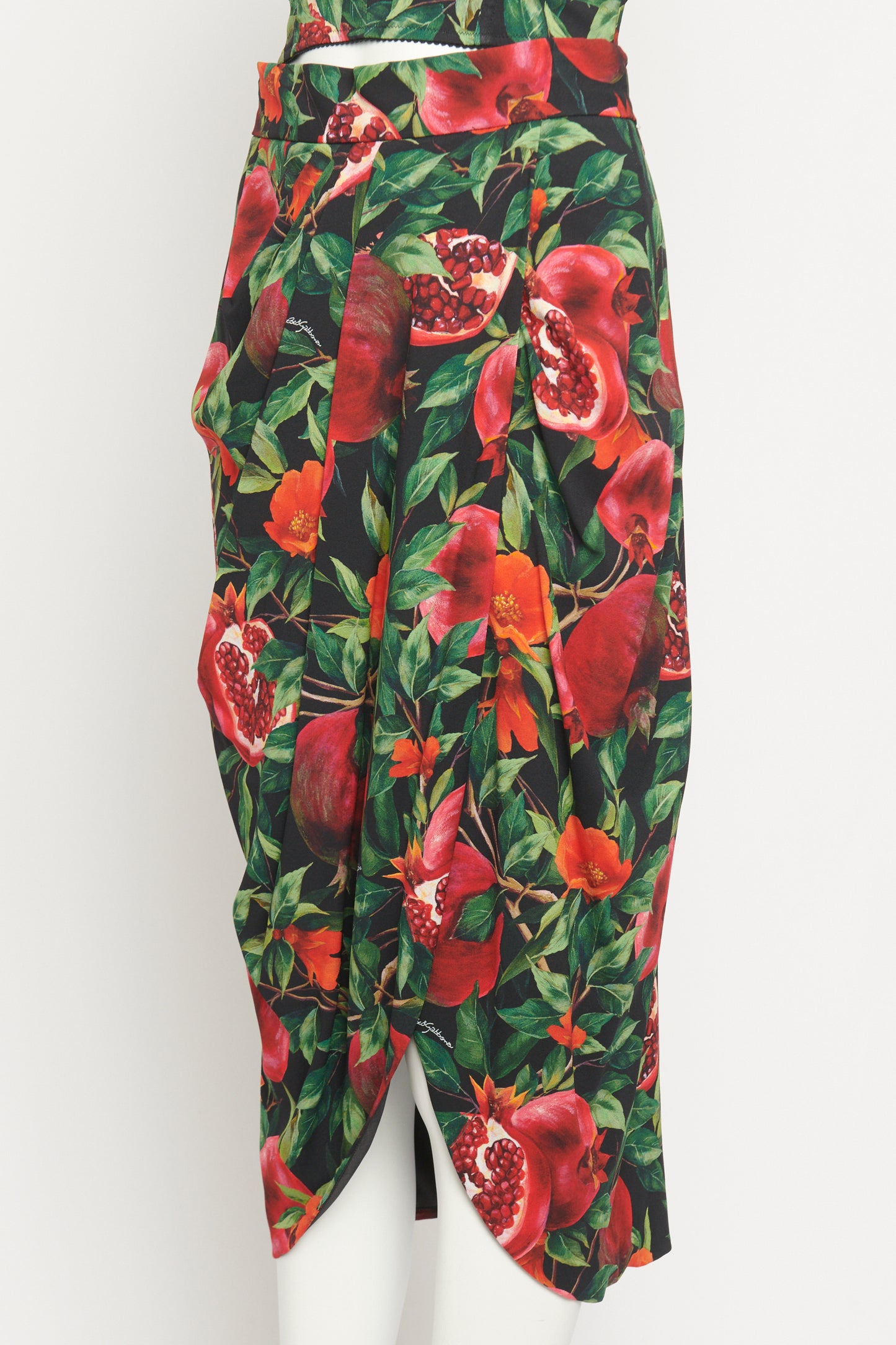 Black Viscose Blend Preowned Pomegranate Midi Skirt