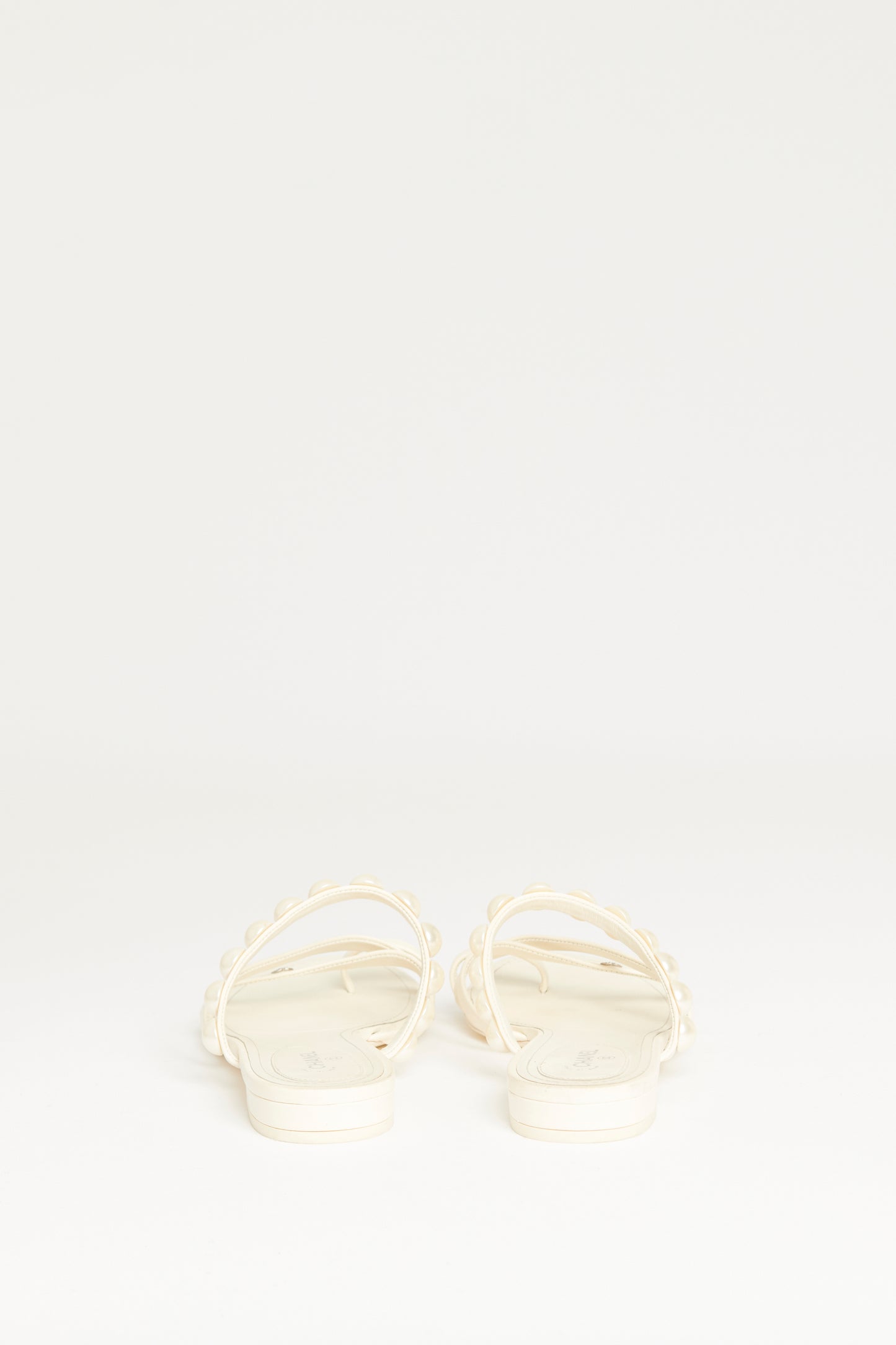 Off White Leather Preowned Pearl Slip On Sandals