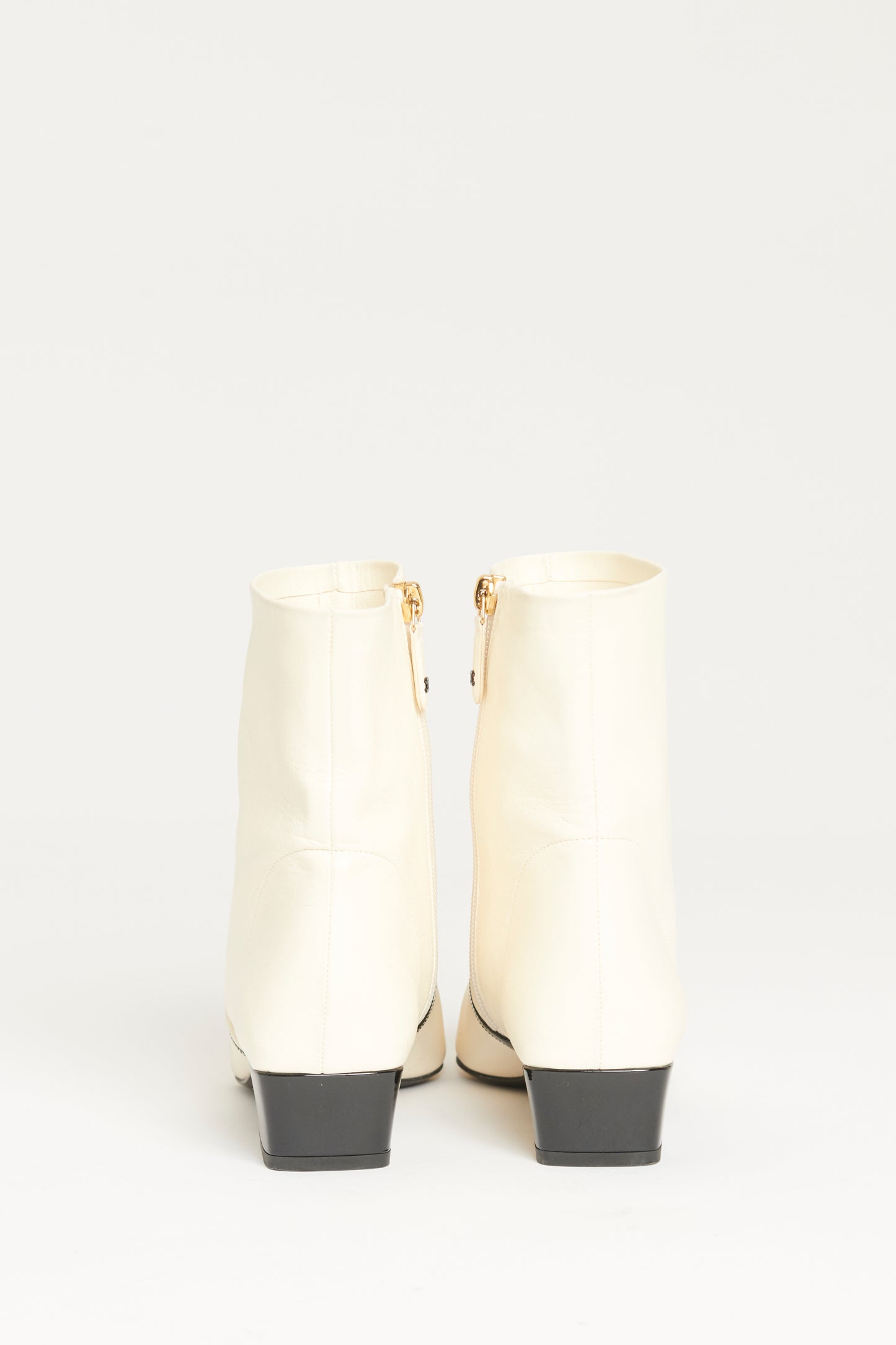 Cream Lambskin Preowned Pointed Toe Boots
