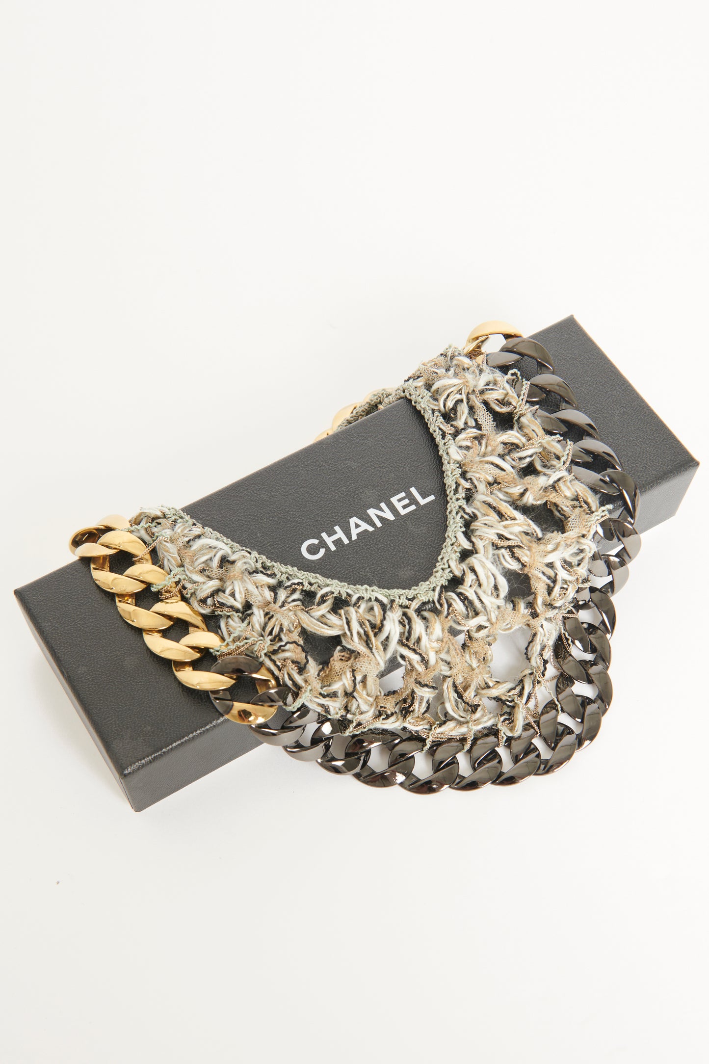 2011 Gold Tone Preowned Chainlink Bib Necklace