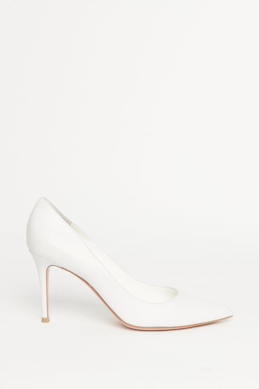 White Pointed Preowned Heeled Pumps