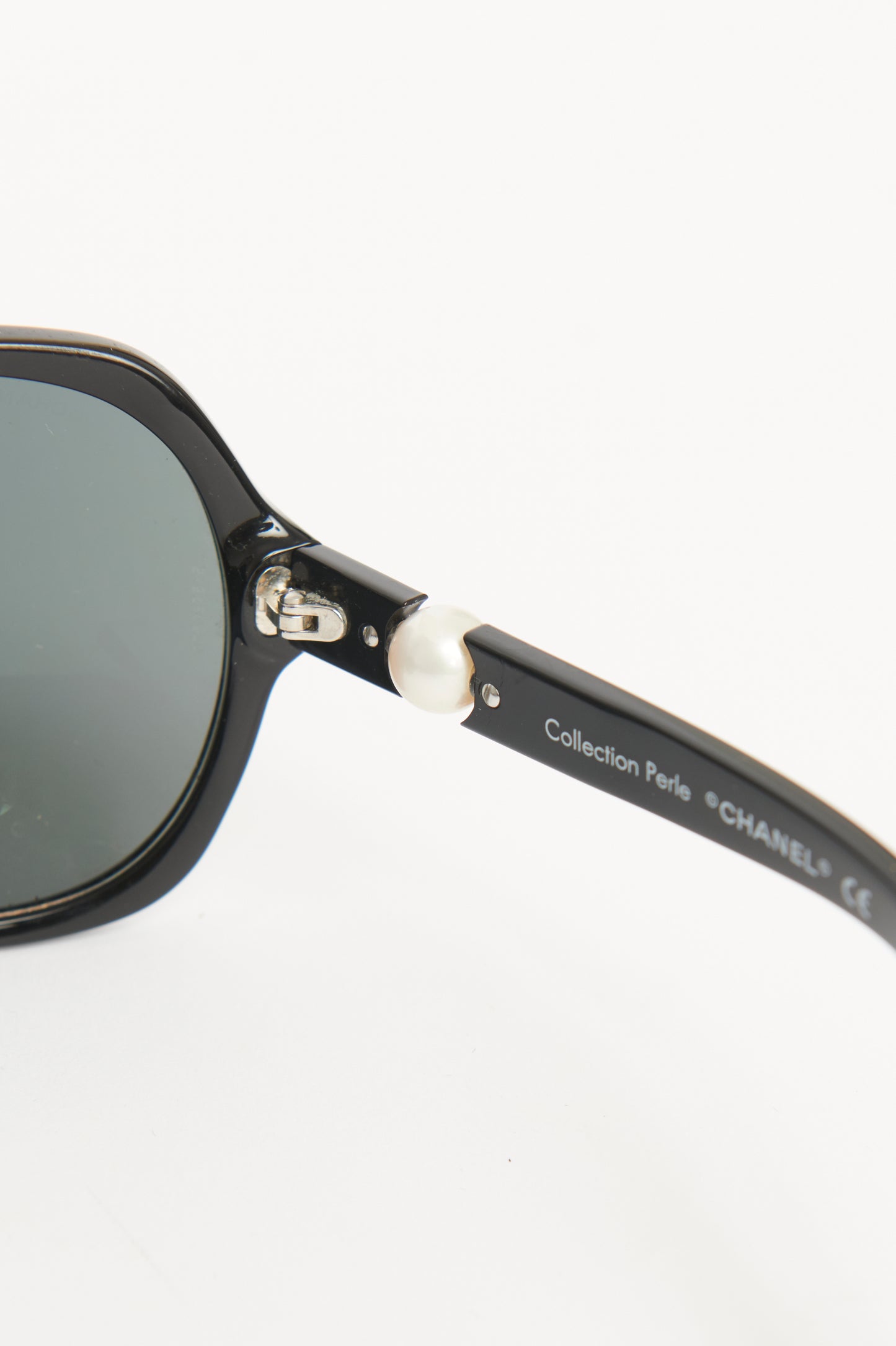 Black & Pearl Square Lend Preowned Sunglasses