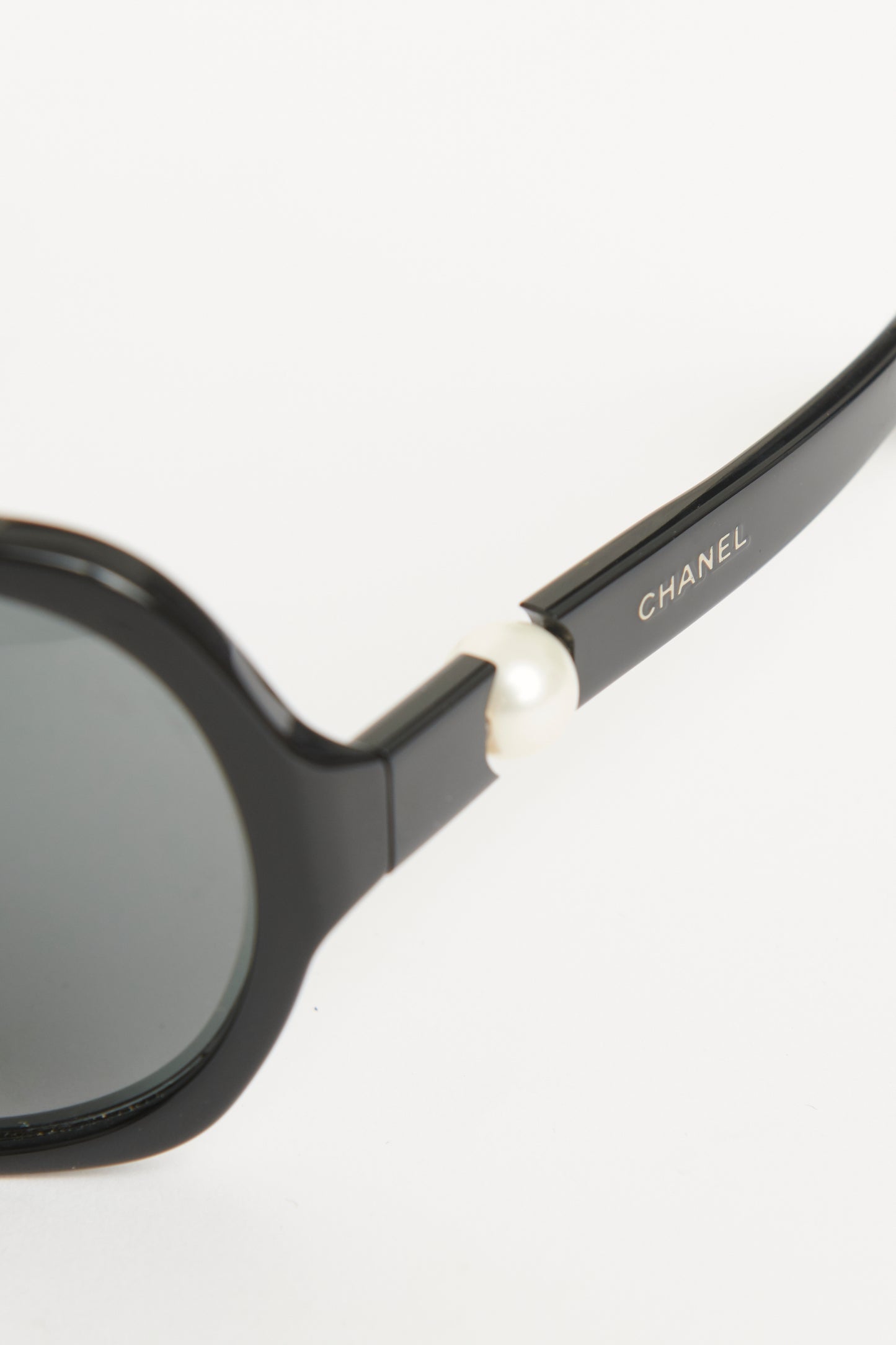 Black & Pearl Square Lend Preowned Sunglasses