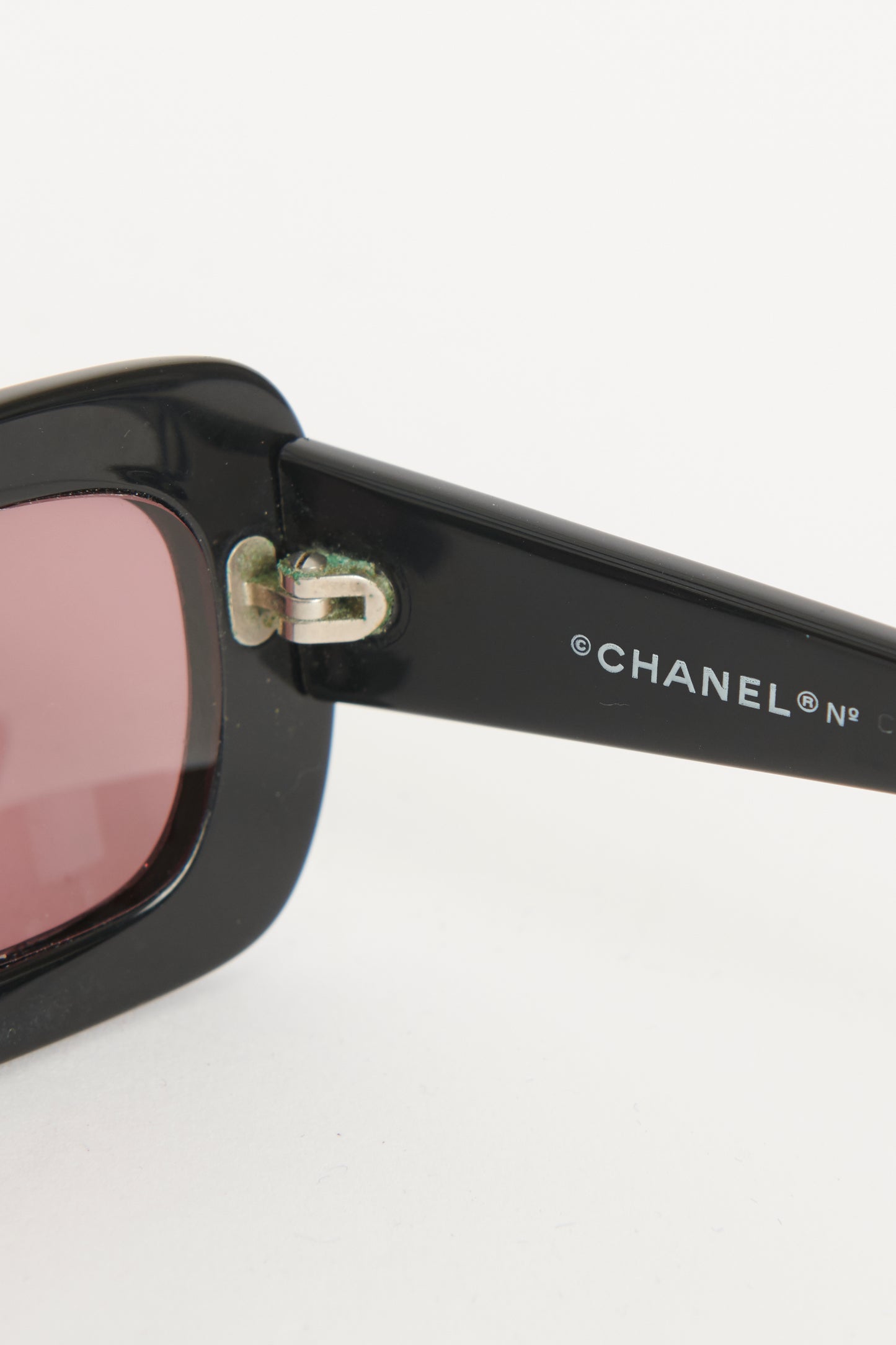 Black 5012 Preowned Sunglasses