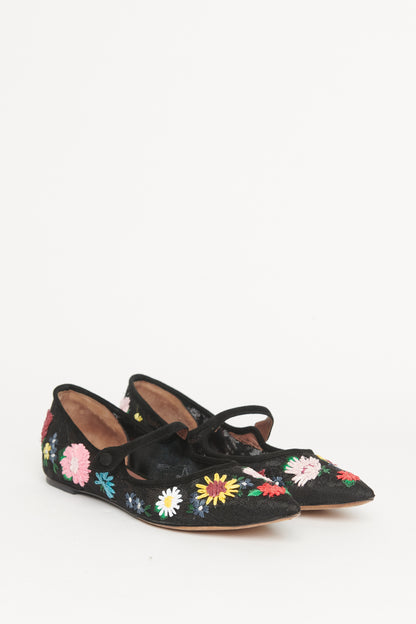 Hermione Black Embroidered Preowned Pumps