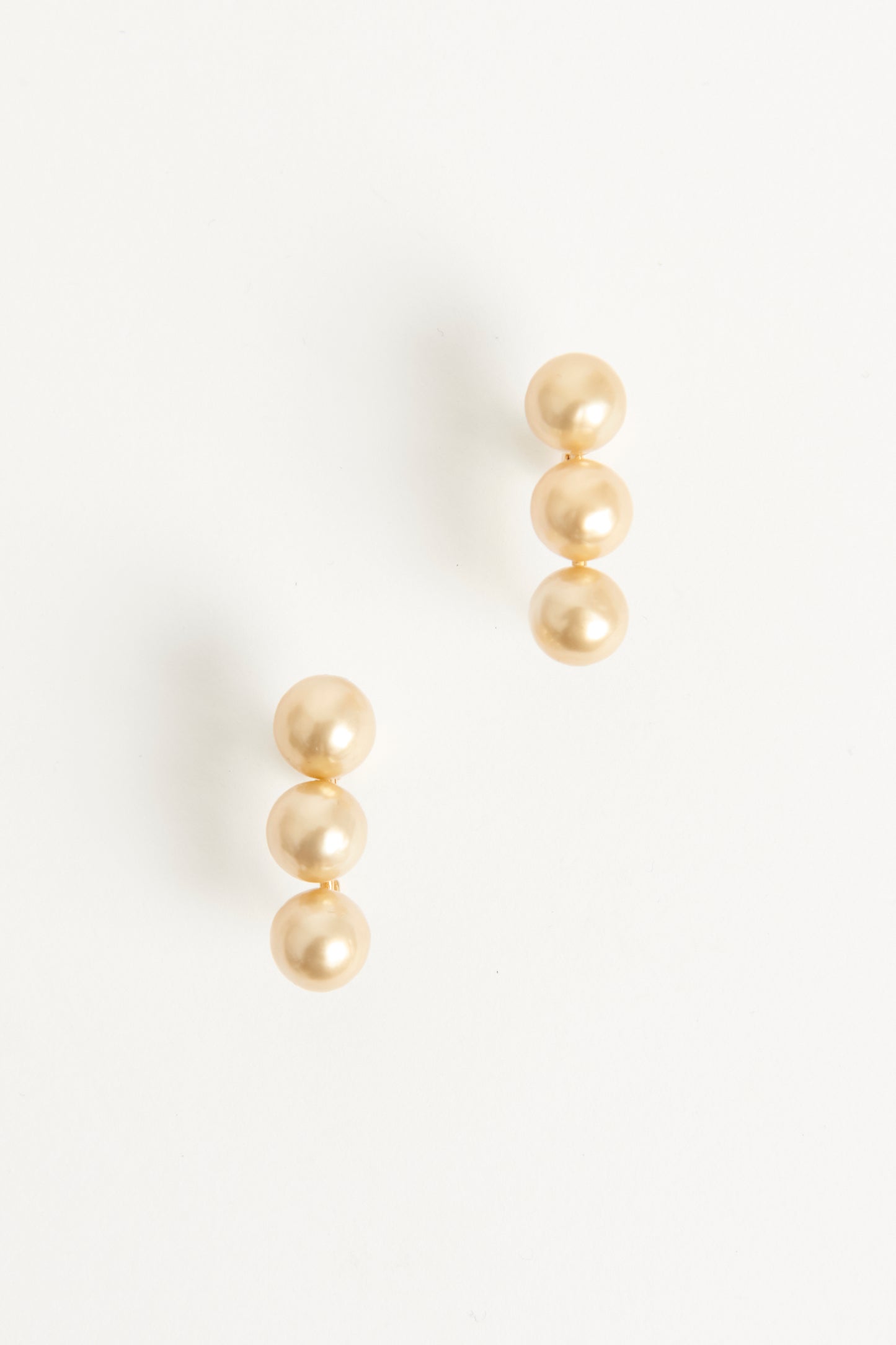 Dot Triple Pearl Preowned Earrings