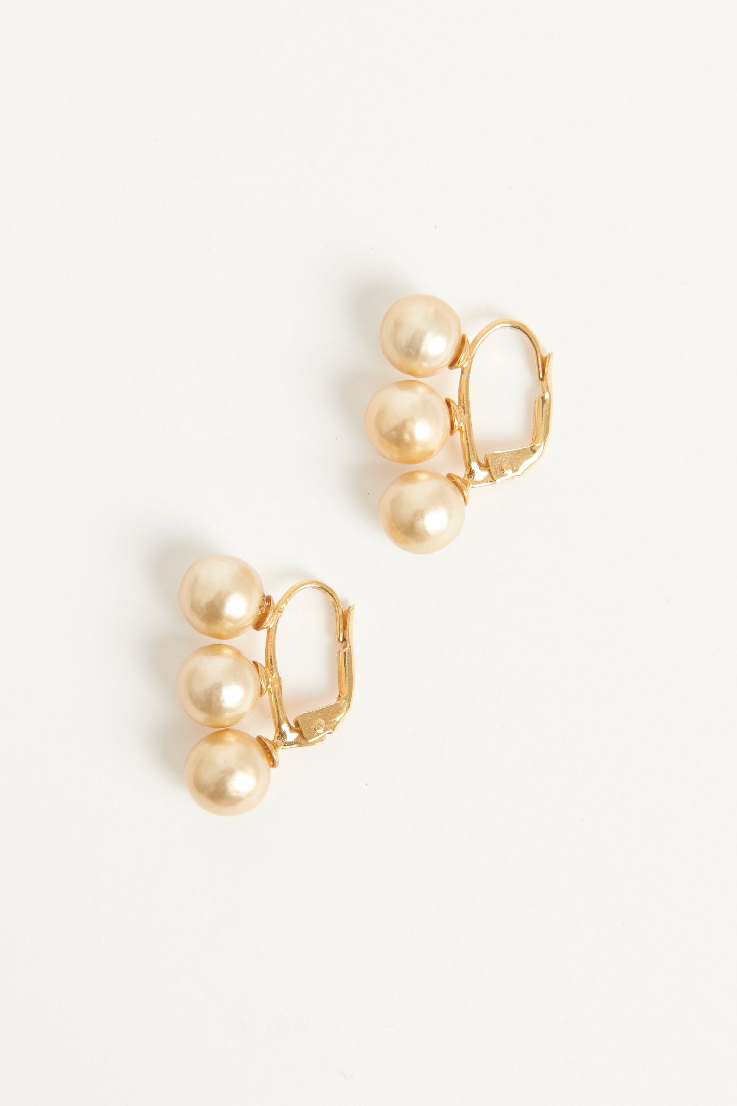 Dot Triple Pearl Preowned Earrings