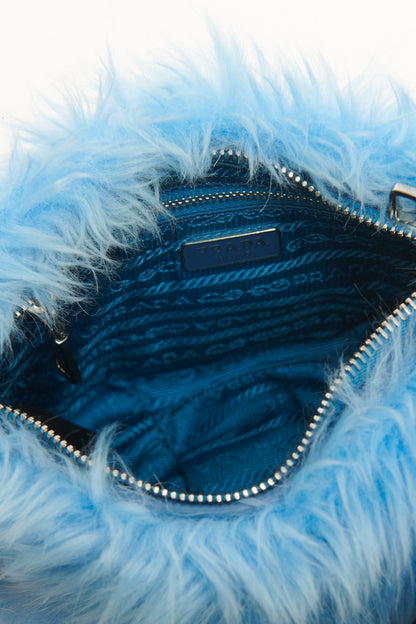 Sky Blue Faux Fur Preowned Wristlet Clutch