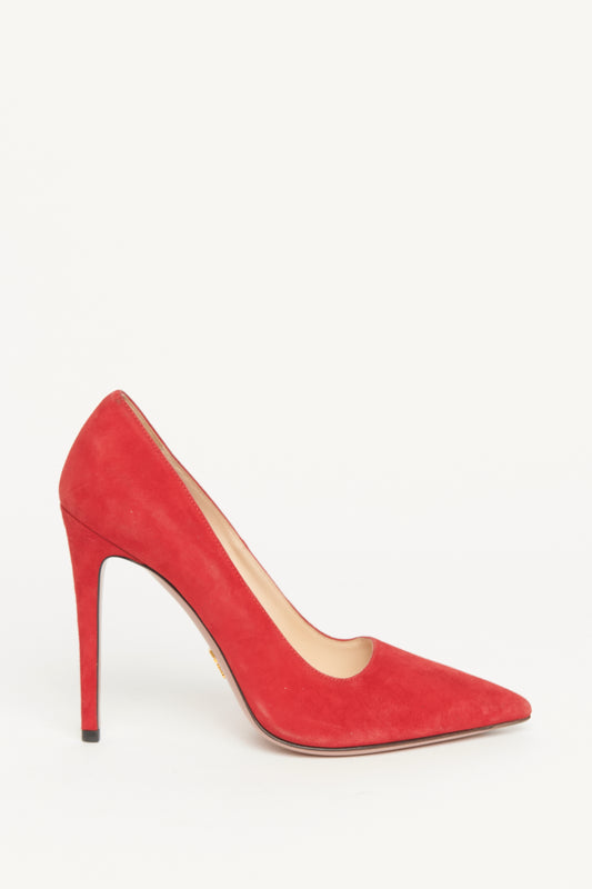 Red Suede Pointed Toe Preowned Pumps