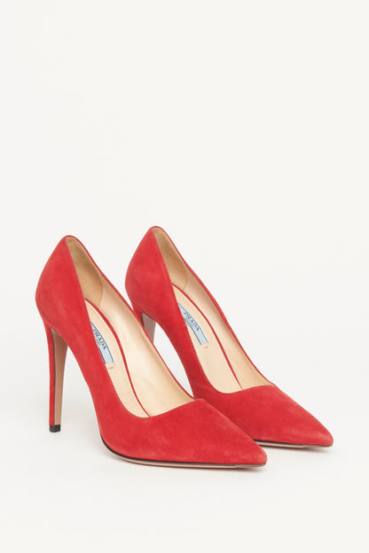 Red Suede Pointed Toe Preowned Pumps