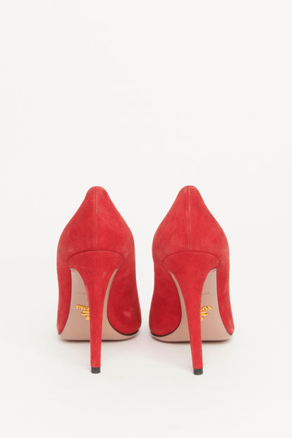 Red Suede Pointed Toe Preowned Pumps