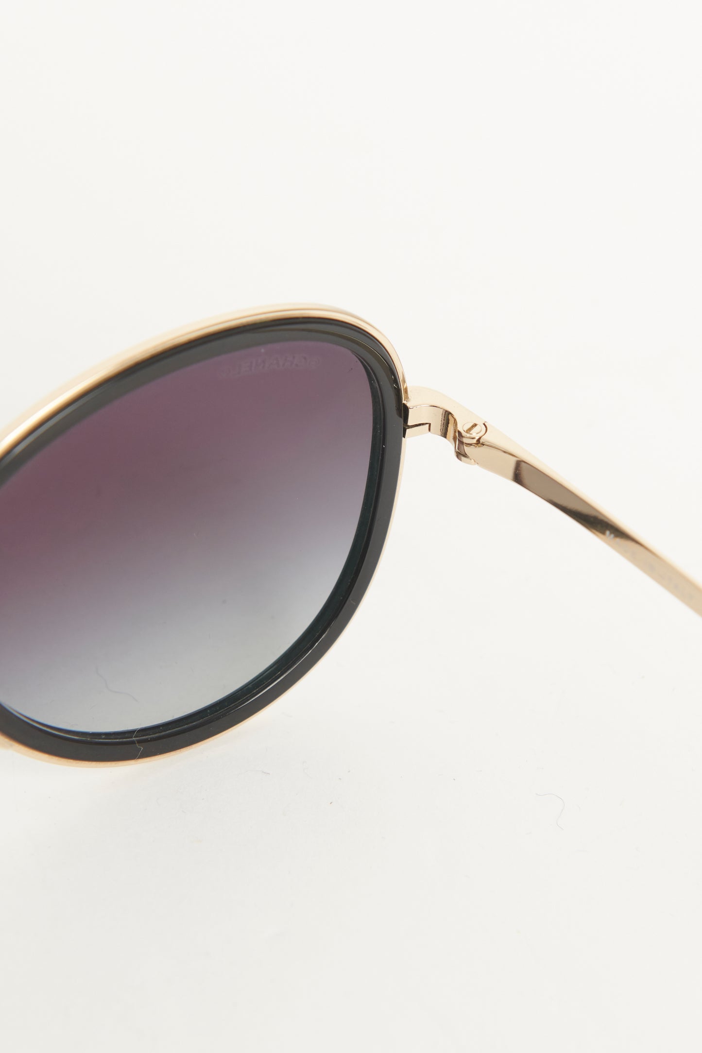 Gold Tone Metal Preowned Cat-Eye Sunglasses