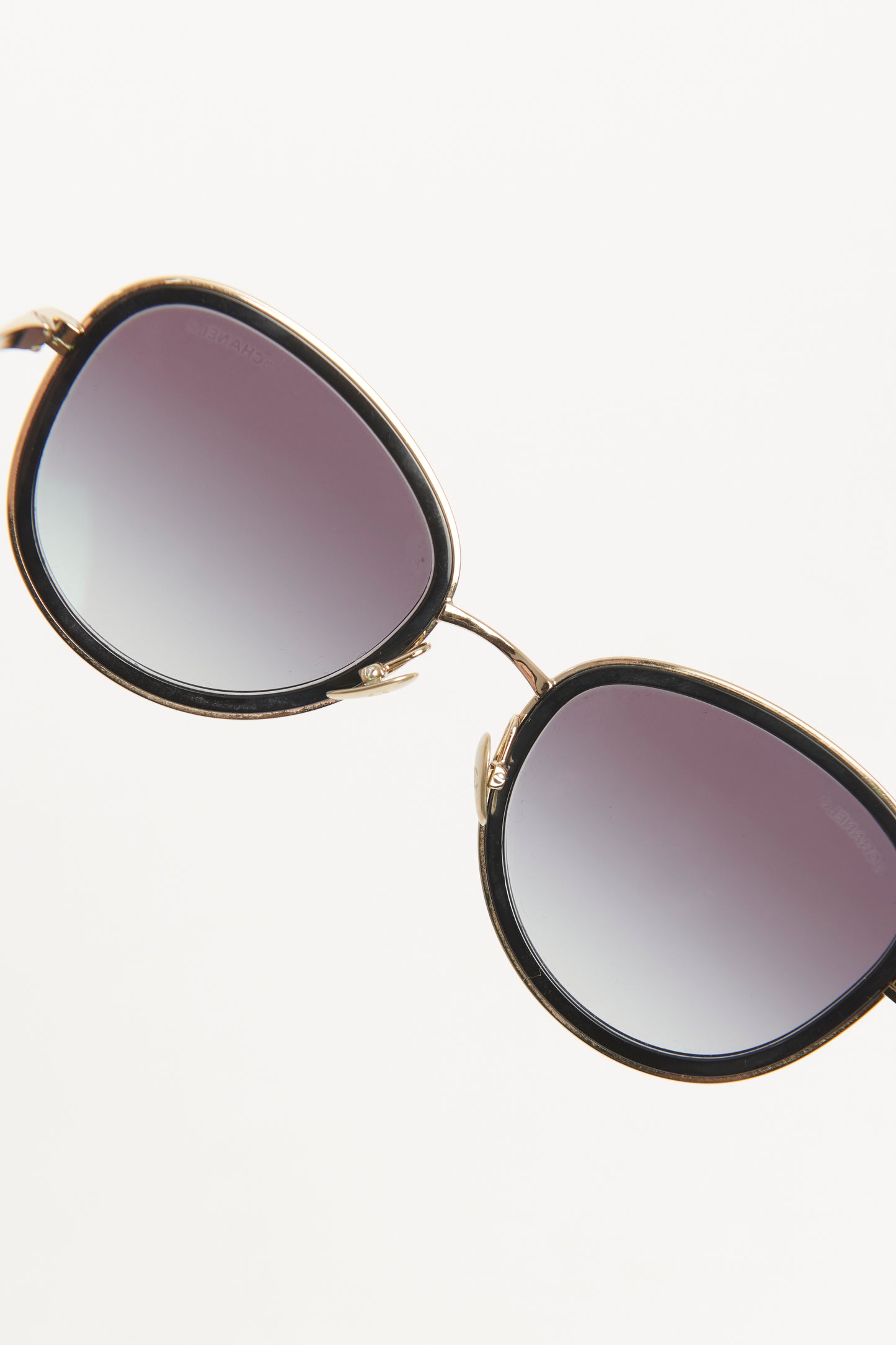 Gold Tone Metal Preowned Cat-Eye Sunglasses