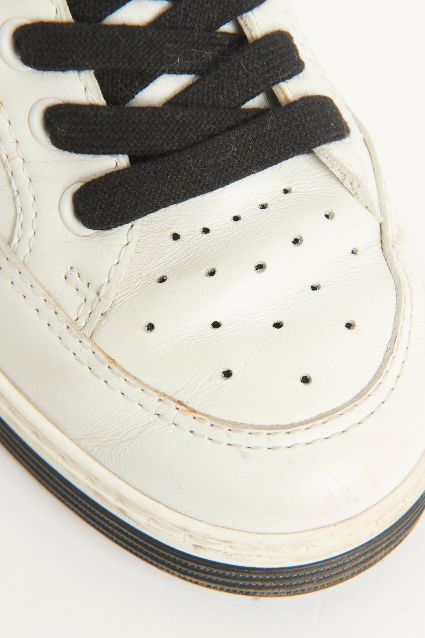 White Leather Perforated Logo Preowned trainer