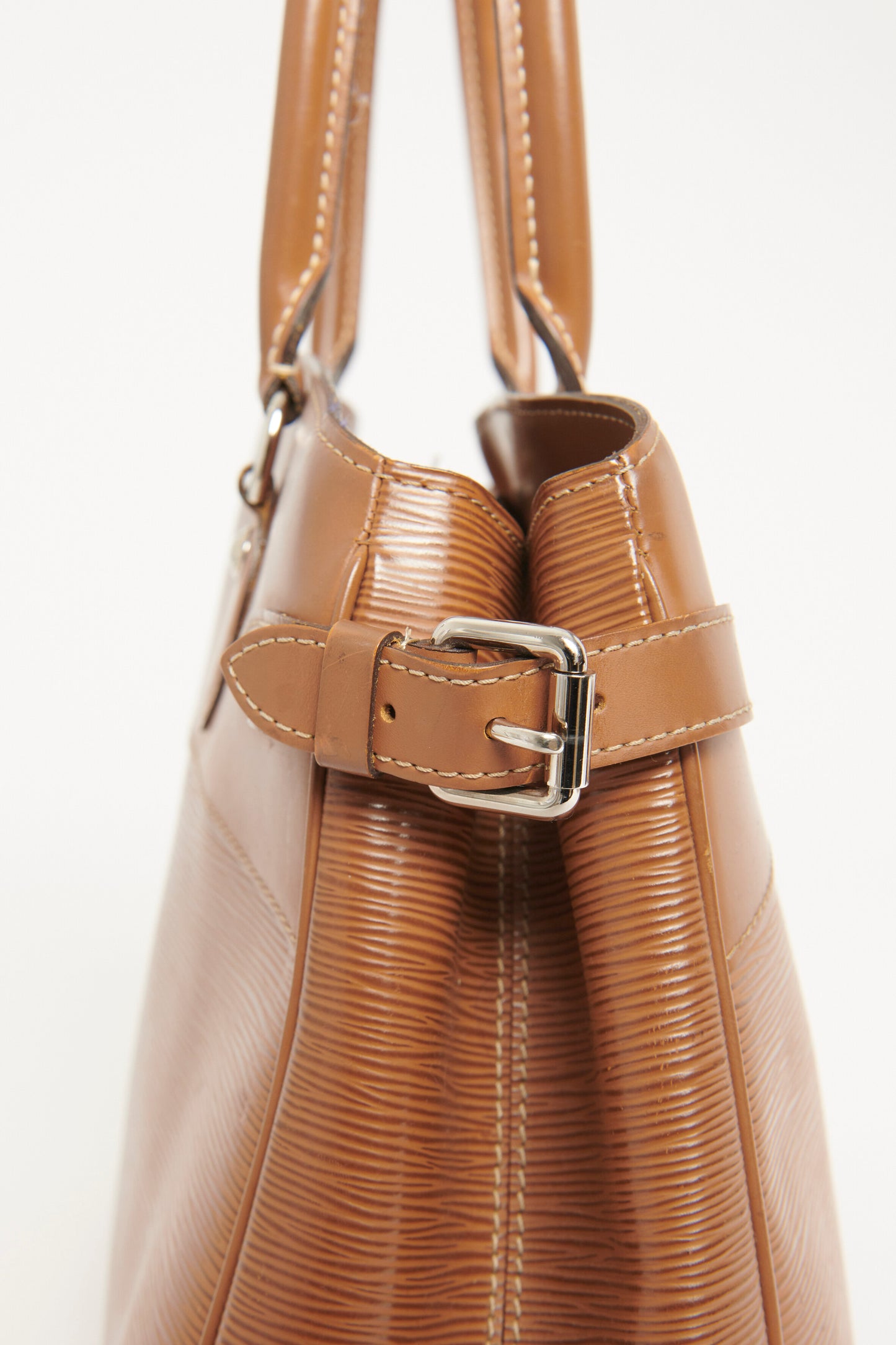 2006 Brown Epi Leather Preowned Passy GM Handbag