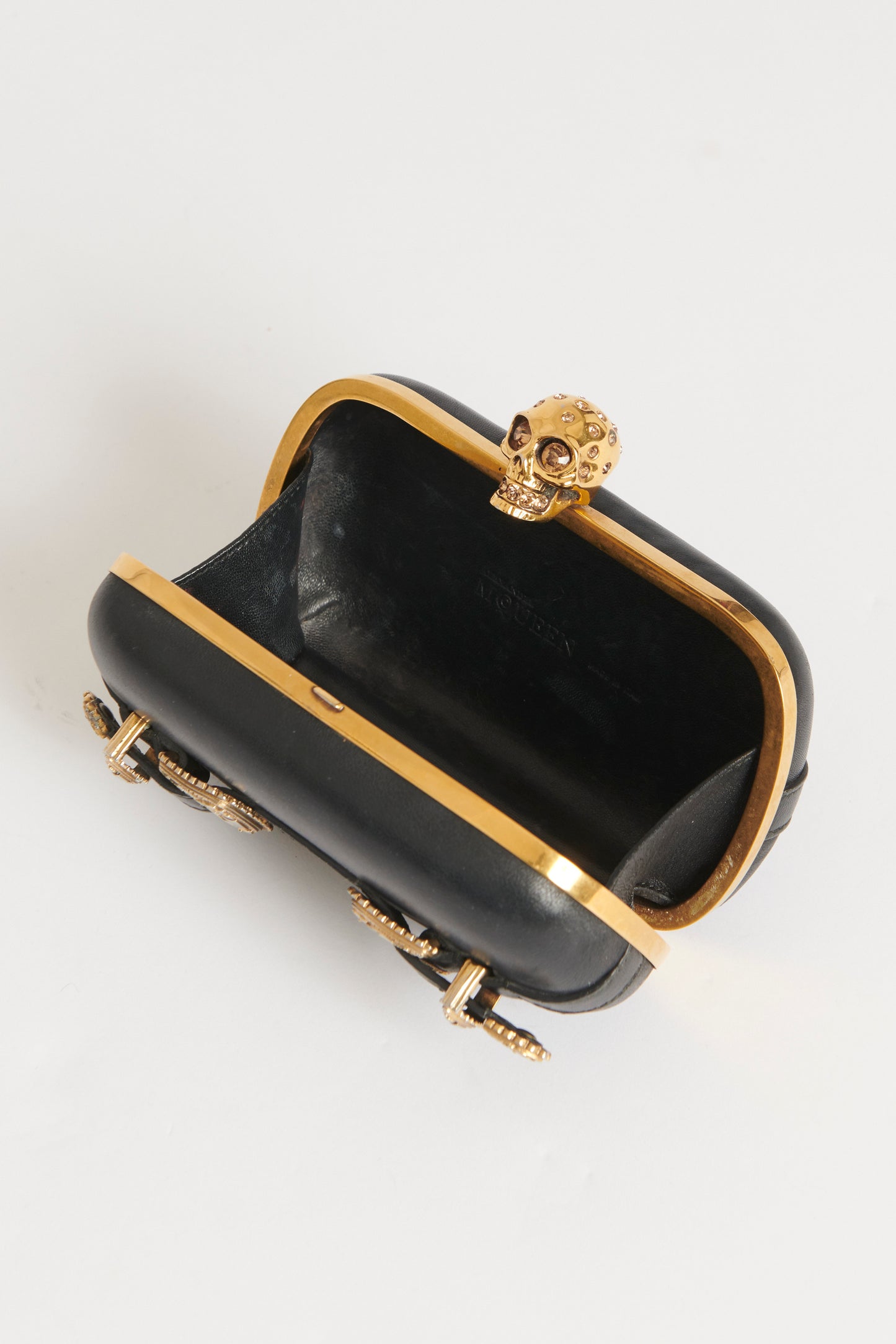 Black Leather Preowned Buckle Skull Box Clutch