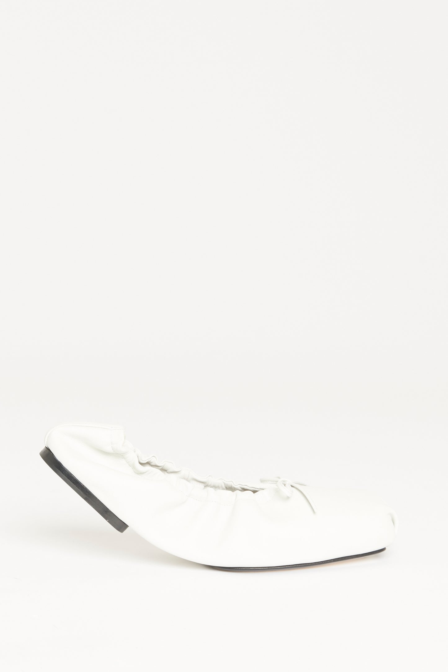 Ashland White Leather Preowned Ballerina Flat