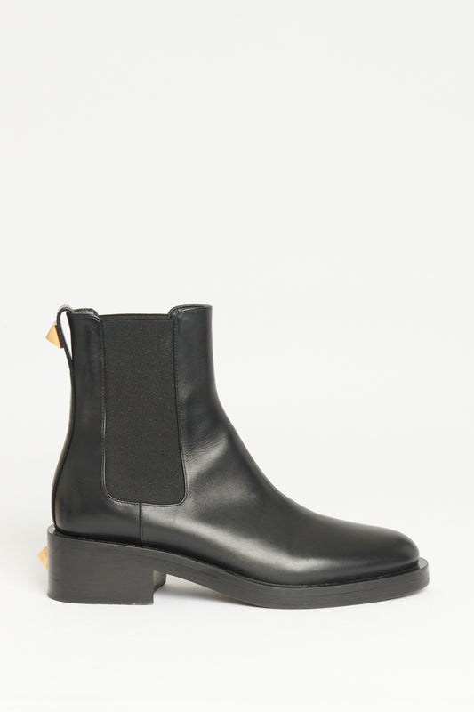 Black Leather Preowned Rockstud Beatle Chelsea Boots