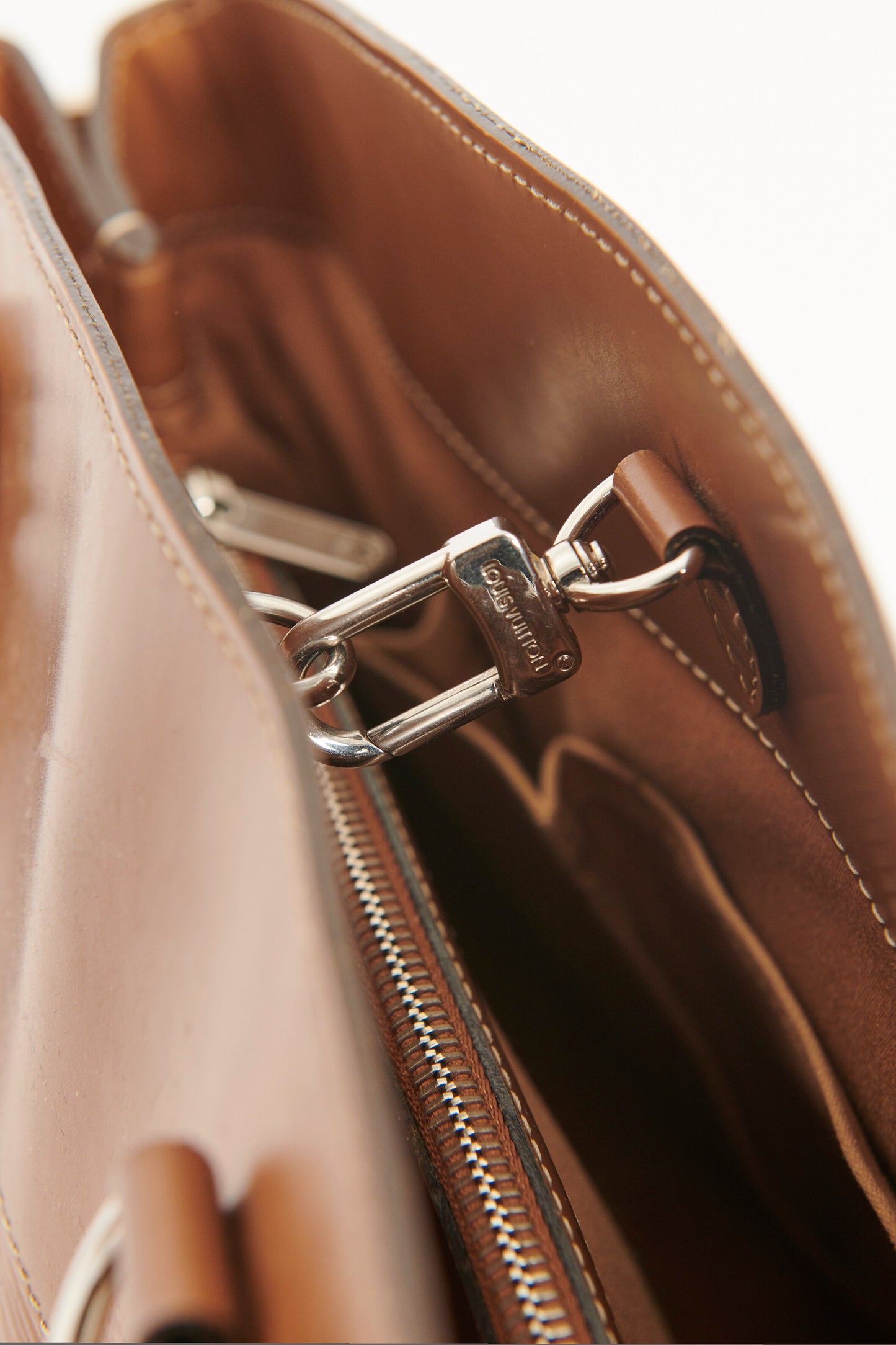2006 Brown Epi Leather Preowned Passy GM Handbag