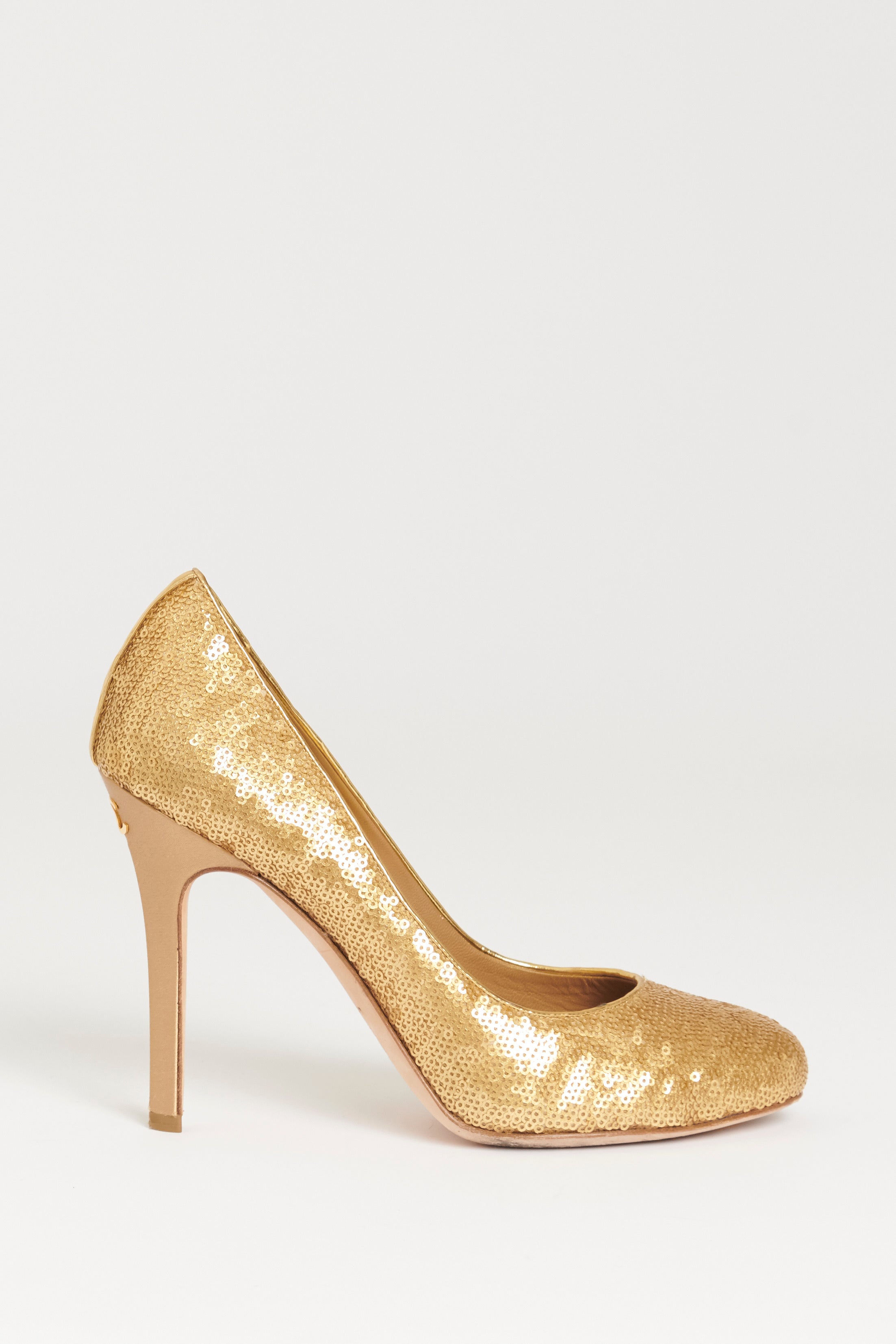 Almond on sale toe pumps