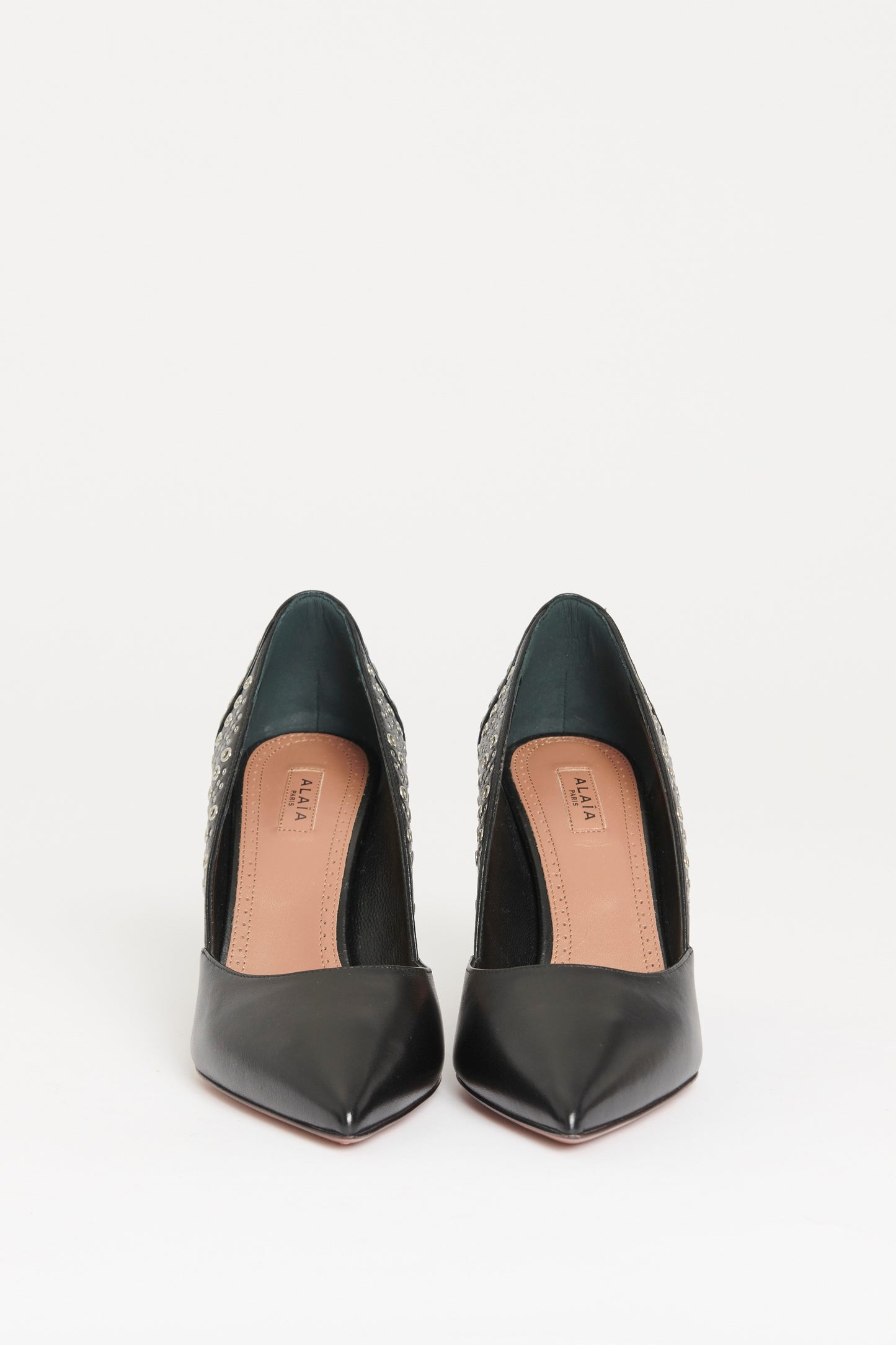 Black Leather Preowned Pointed Grommet Pointed Toe Pumps