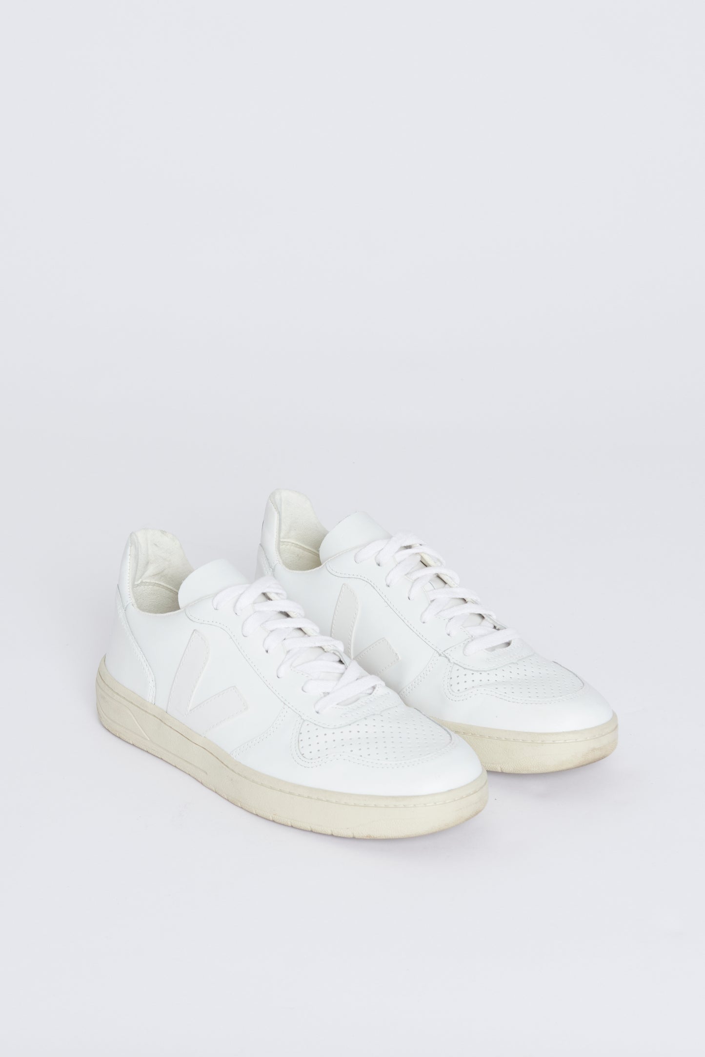 White Leather Preowned Trainers with Beige Sole