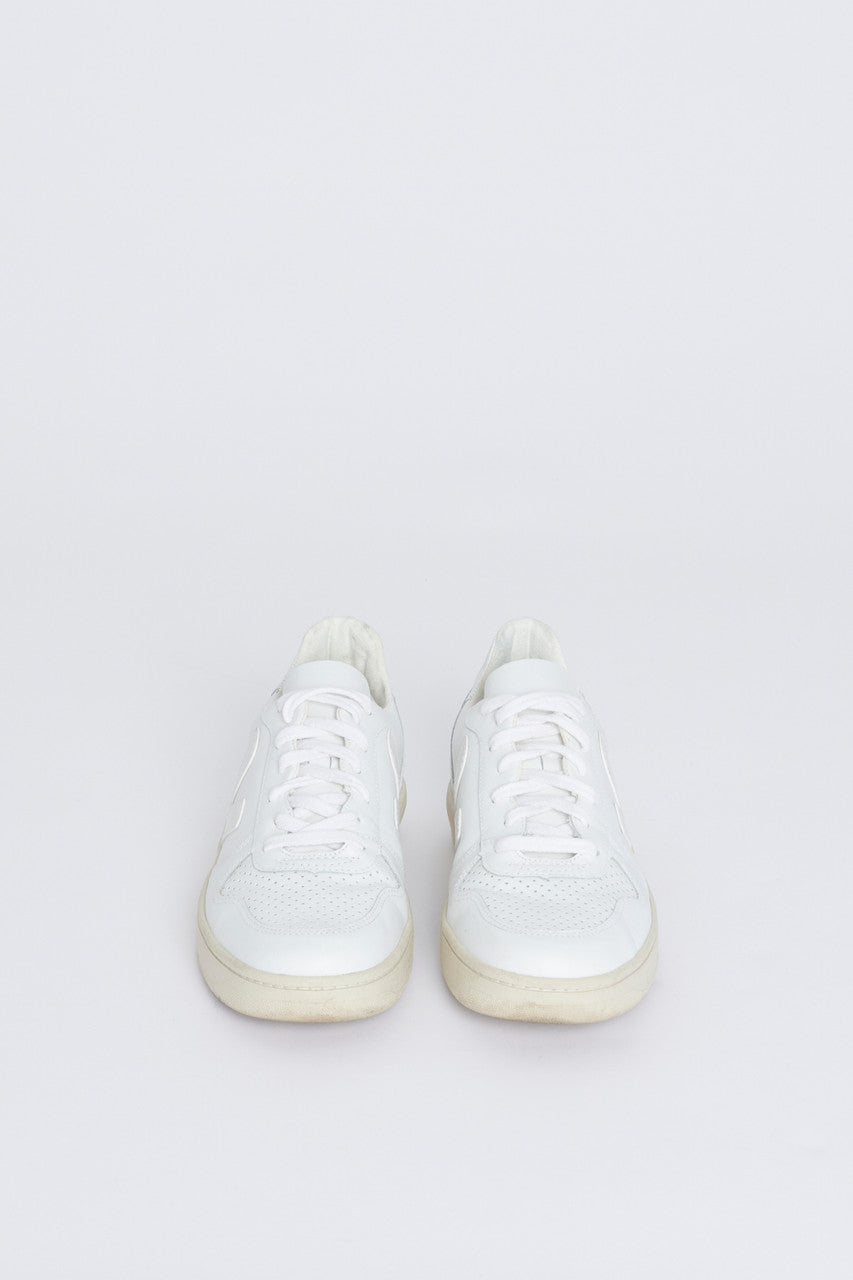 White Leather Preowned Trainers with Beige Sole
