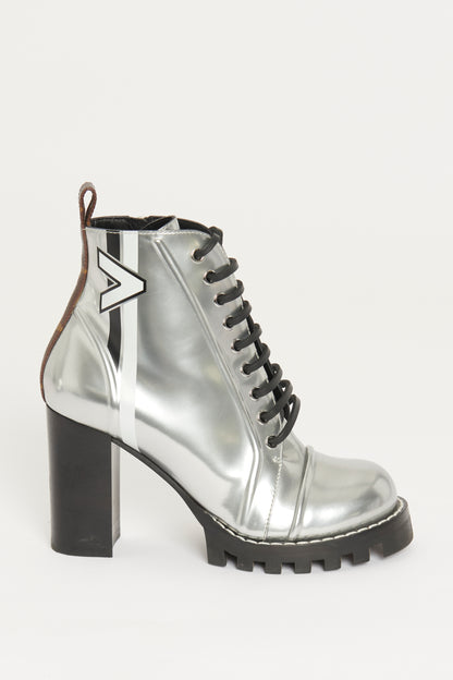 Silver Patent Calfskin Spaceship Star Trail Preowned Ankle Boots