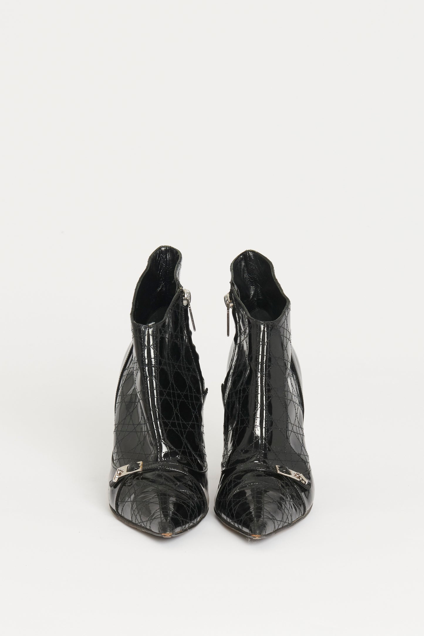 Black Patent Leather Pointed Toe Preowned Boot Heel