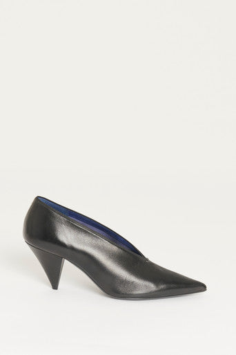 Phoebe Philo Era Black Leather V-Cut Pointed Preowned Pumps