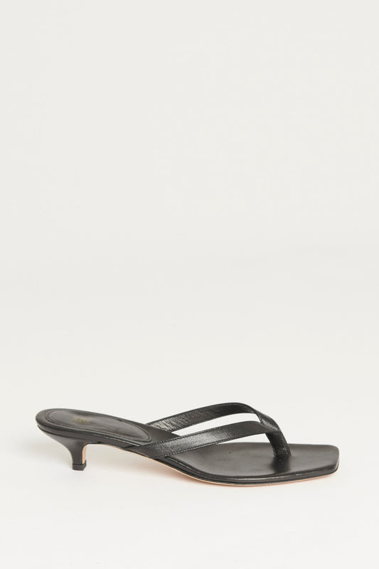 Black Leather Thong Strap Preowned Sandal