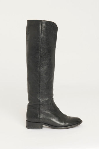 Black Leather Knee High Preowned Boots With Stitched Logo At Back